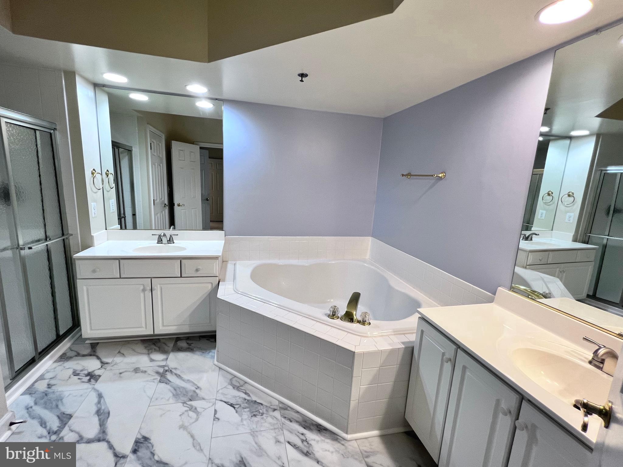 COURTHOUSE HILL - Residential Lease