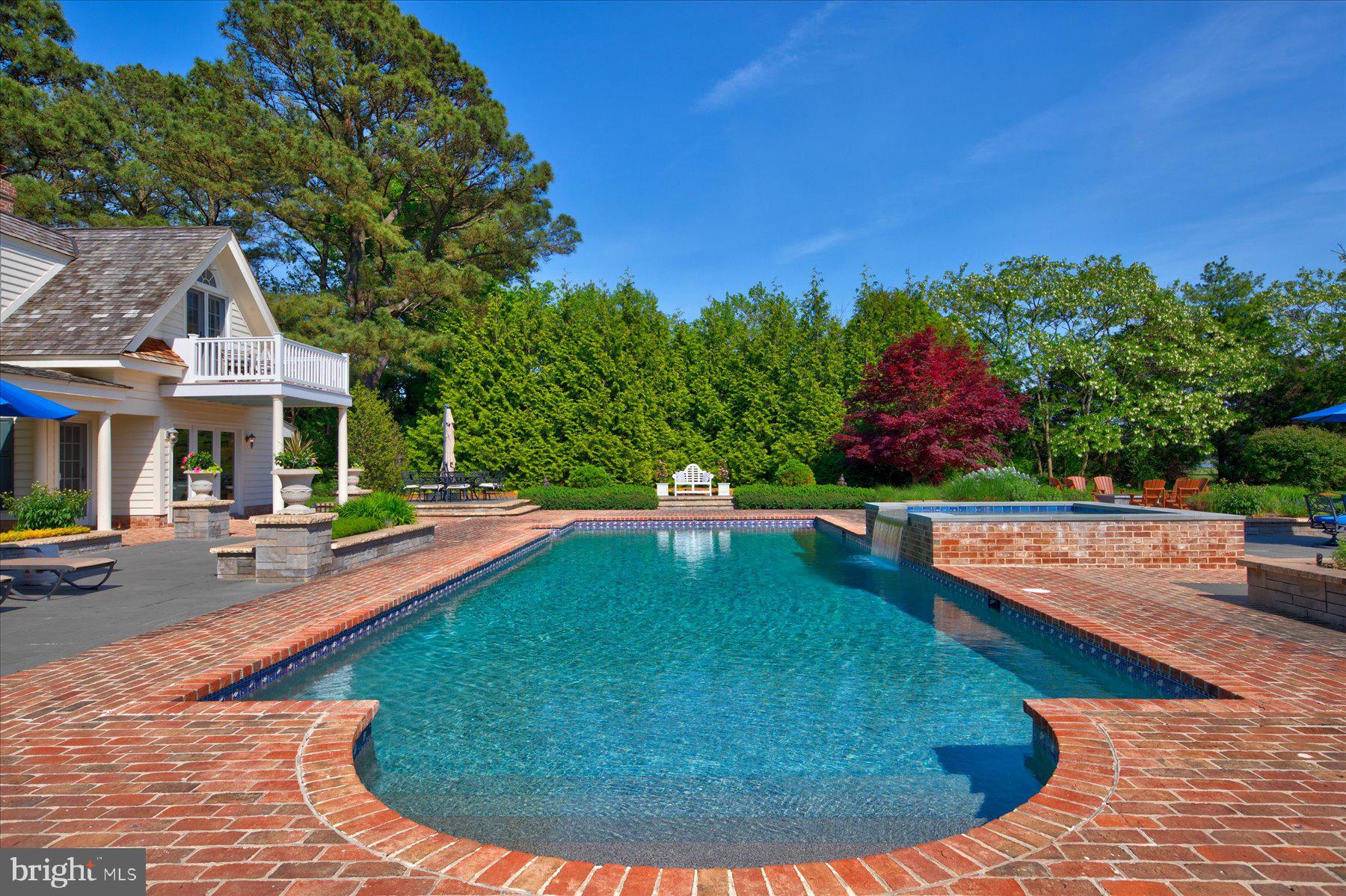 ROYAL OAK - Residential