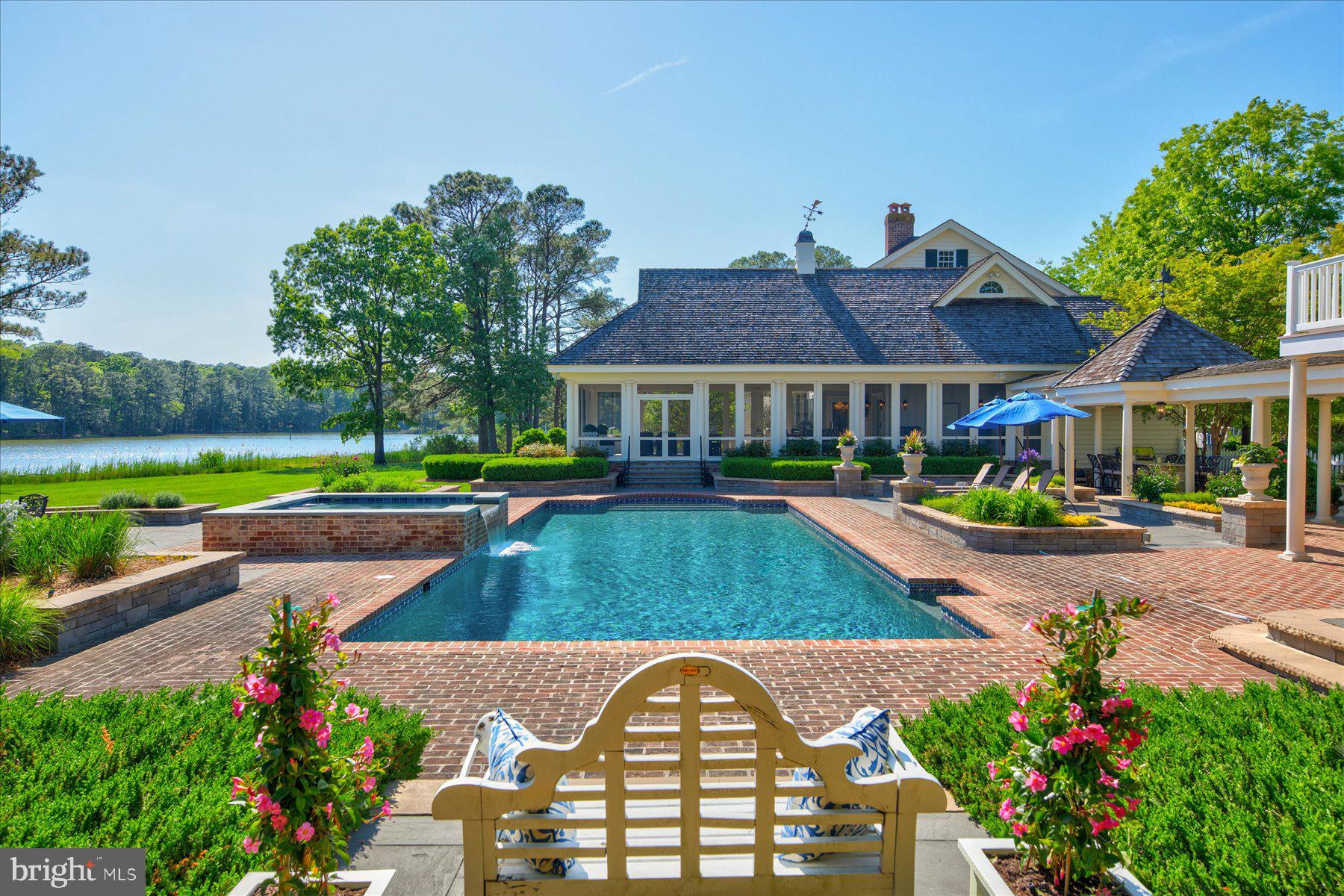 ROYAL OAK - Residential