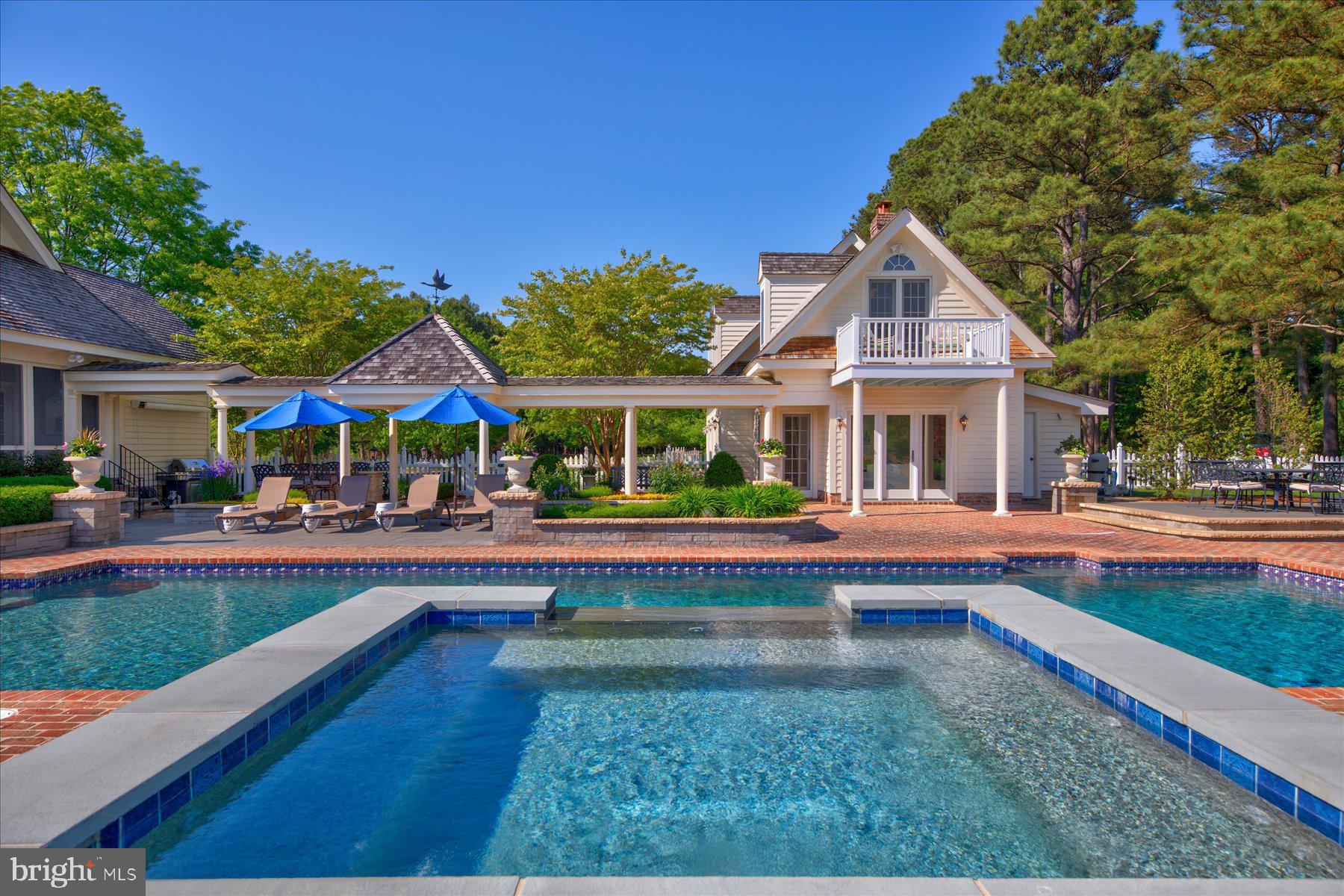ROYAL OAK - Residential