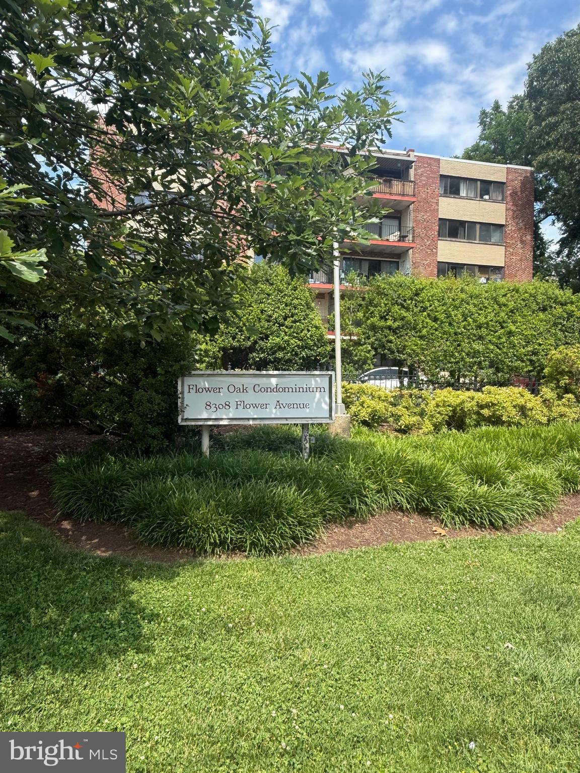 FLOWER OAK CONDOMINIUMS - Residential