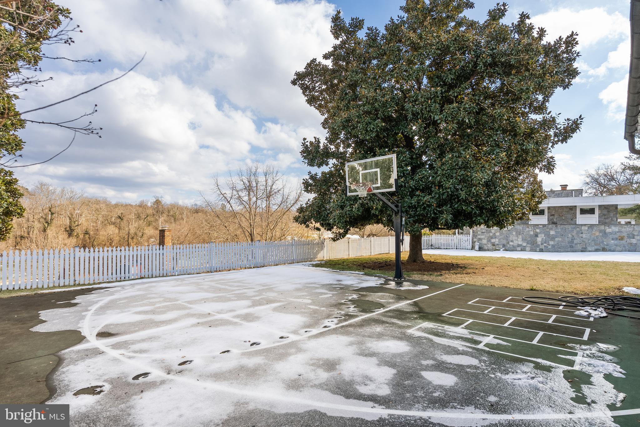 LOWER CAROLINE - Residential