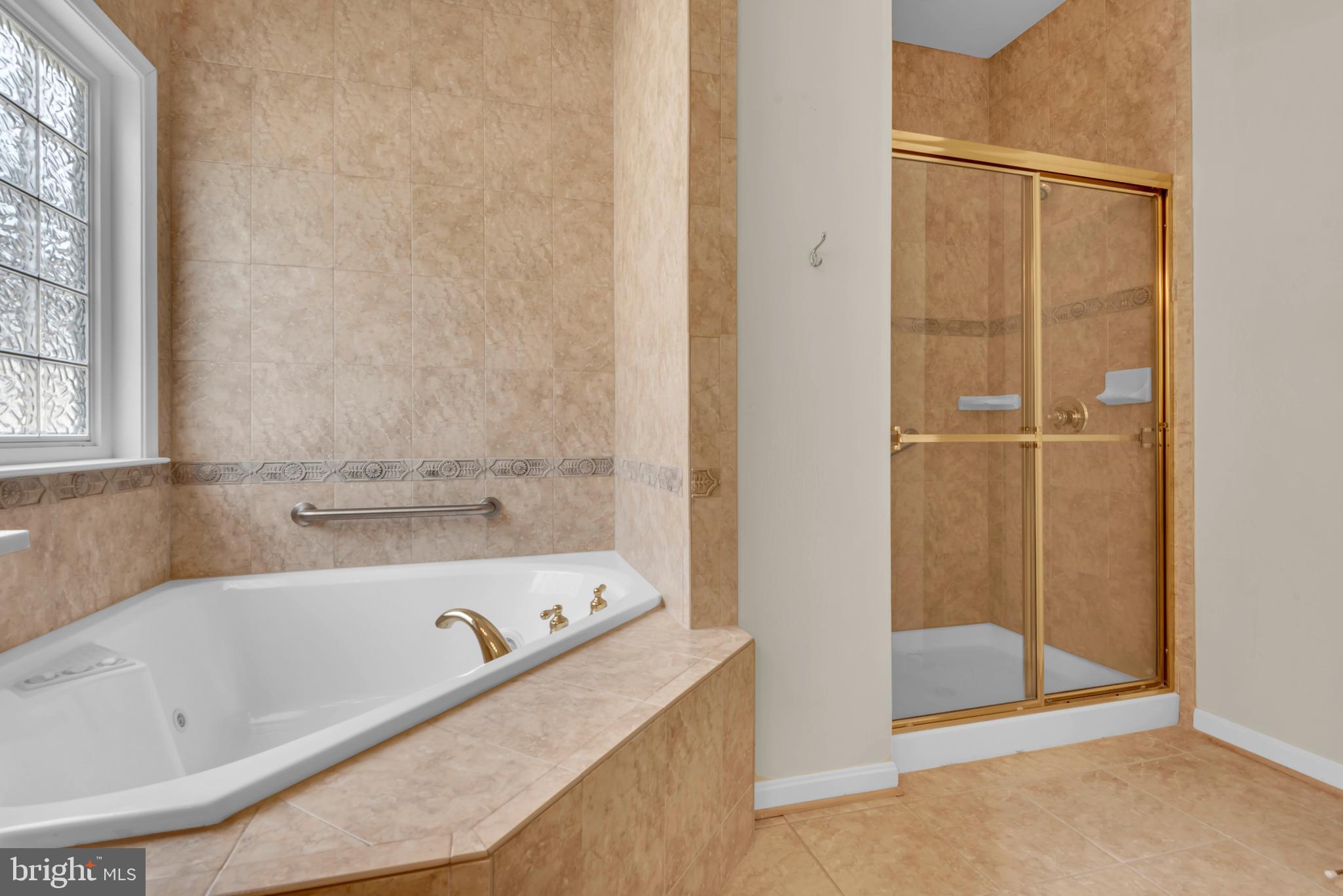 SYMPHONY VILLAGE AT CENTREVILLE - Residential