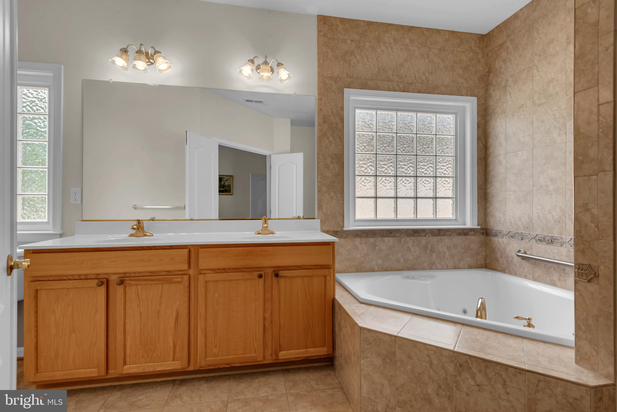 SYMPHONY VILLAGE AT CENTREVILLE - Residential