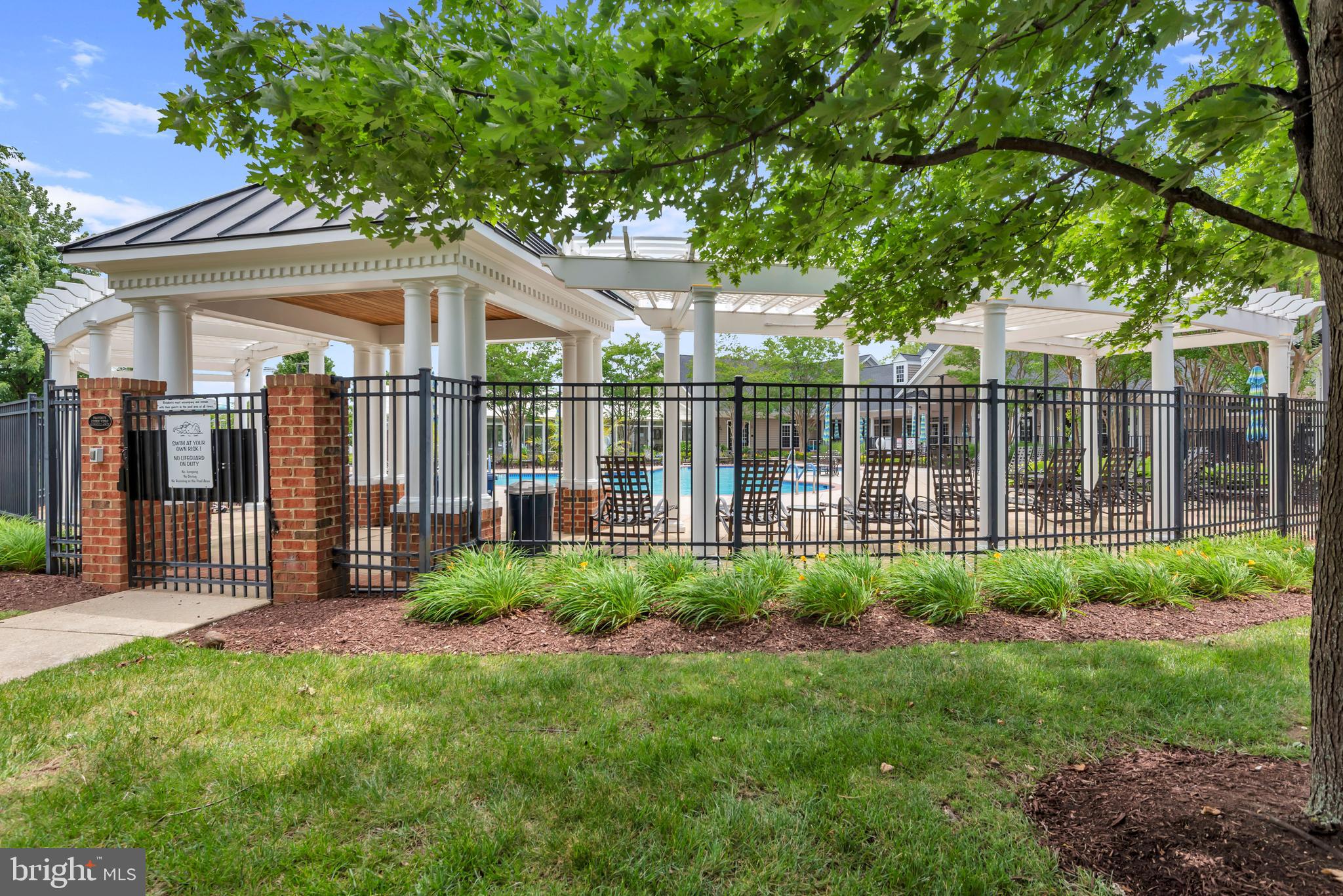 SYMPHONY VILLAGE AT CENTREVILLE - Residential