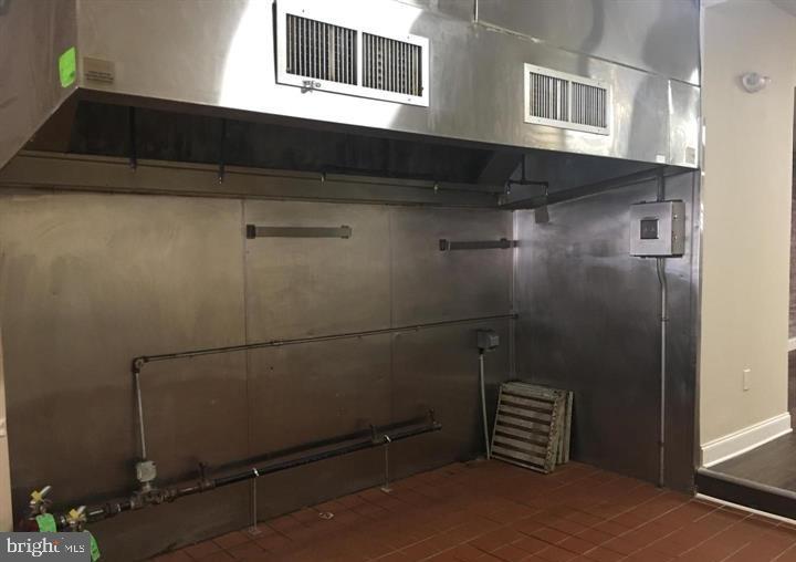 JENKINTOWN - Commercial Sale