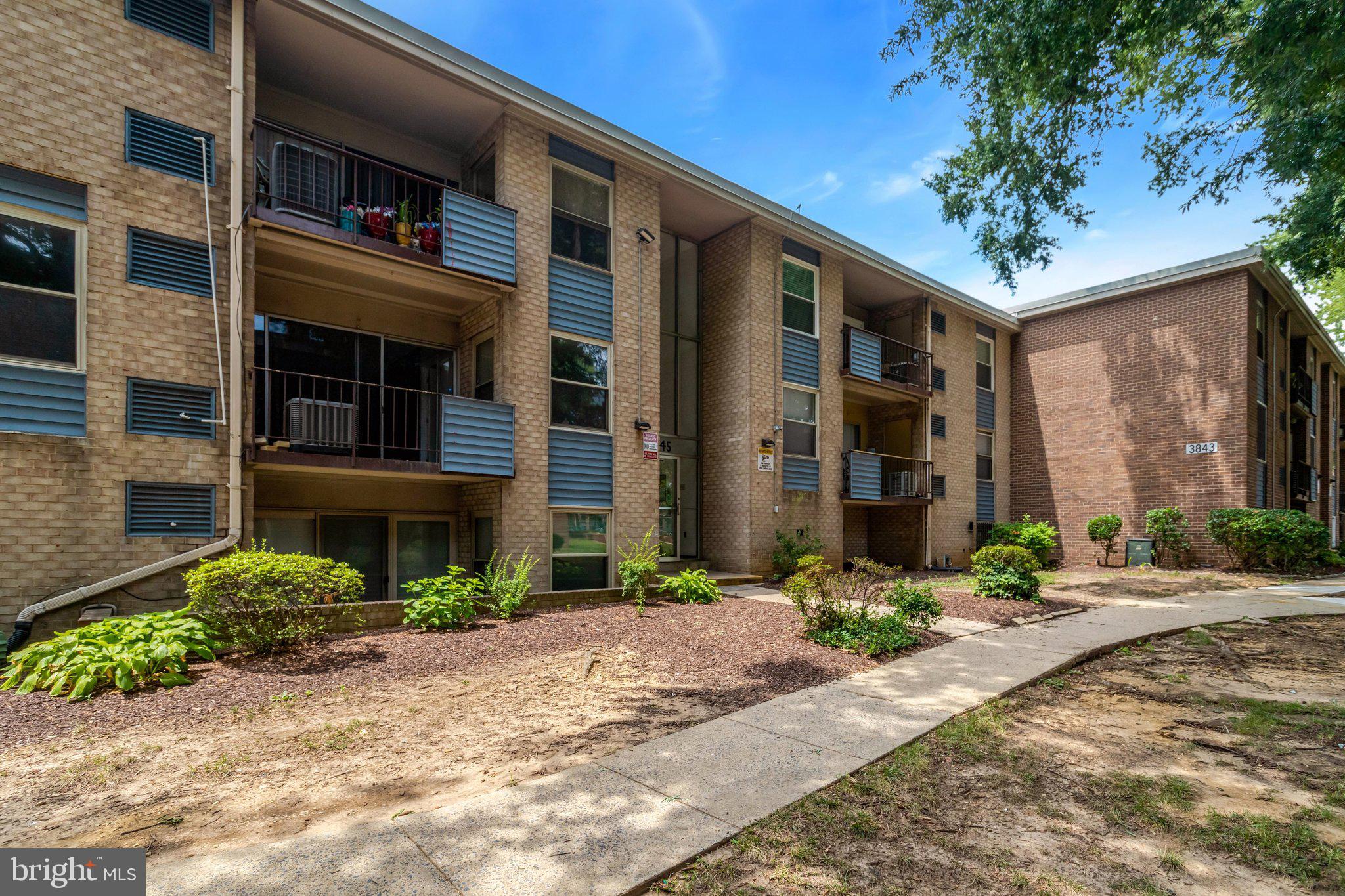 MARLOW TOWERS CONDOMINIUMS - Residential