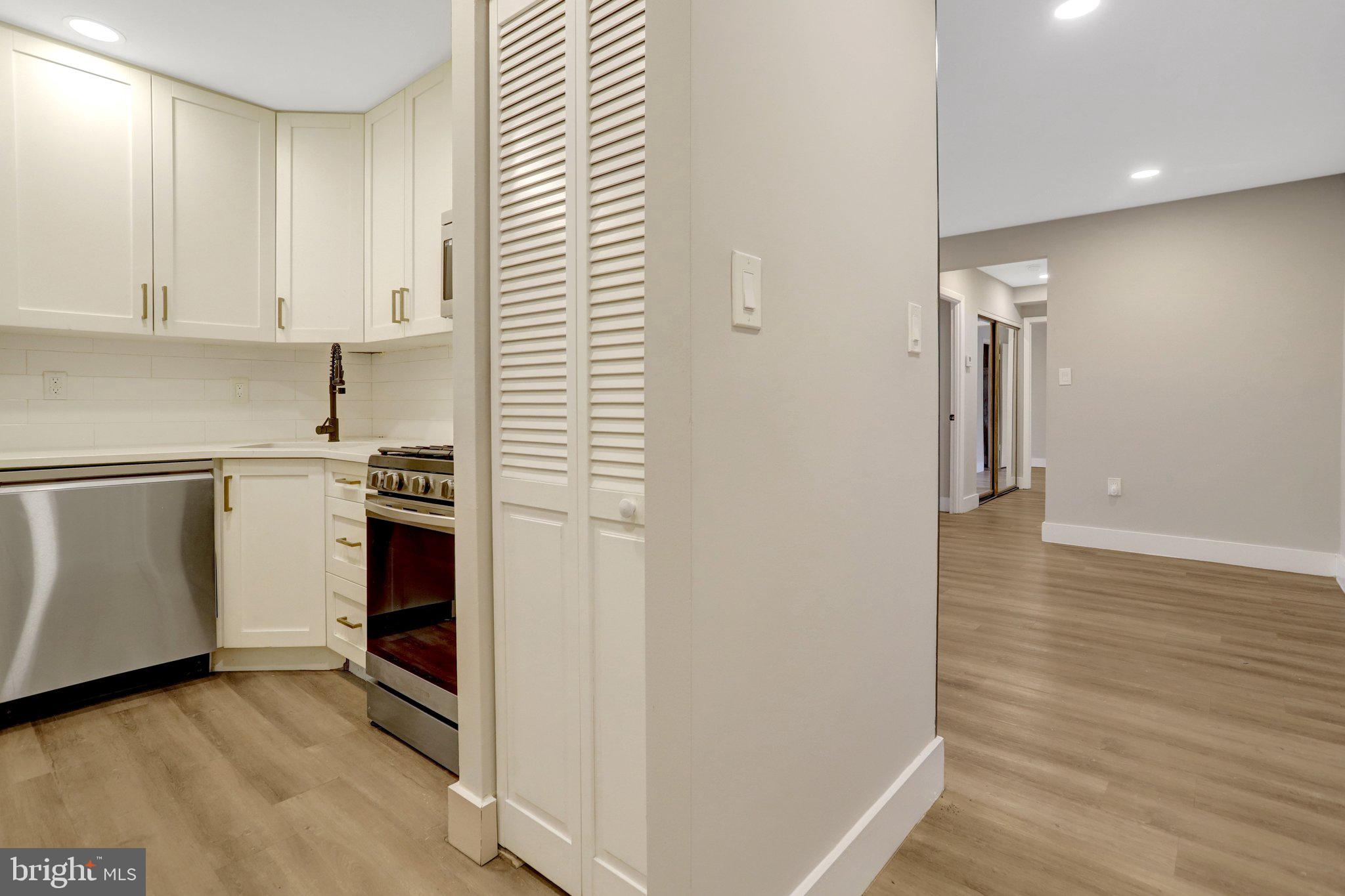 MARLOW TOWERS CONDOMINIUMS - Residential