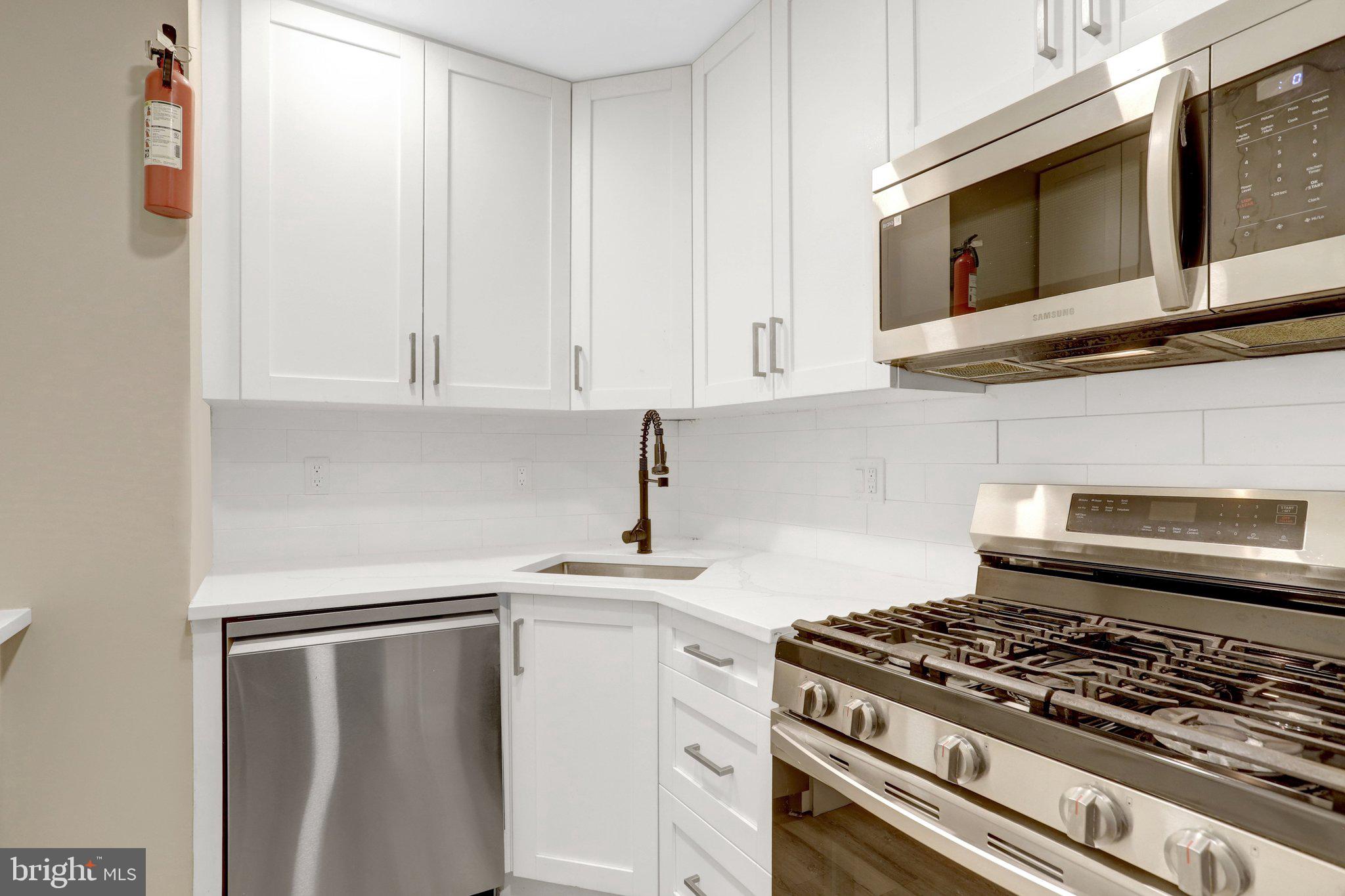 MARLOW TOWERS CONDOMINIUMS - Residential