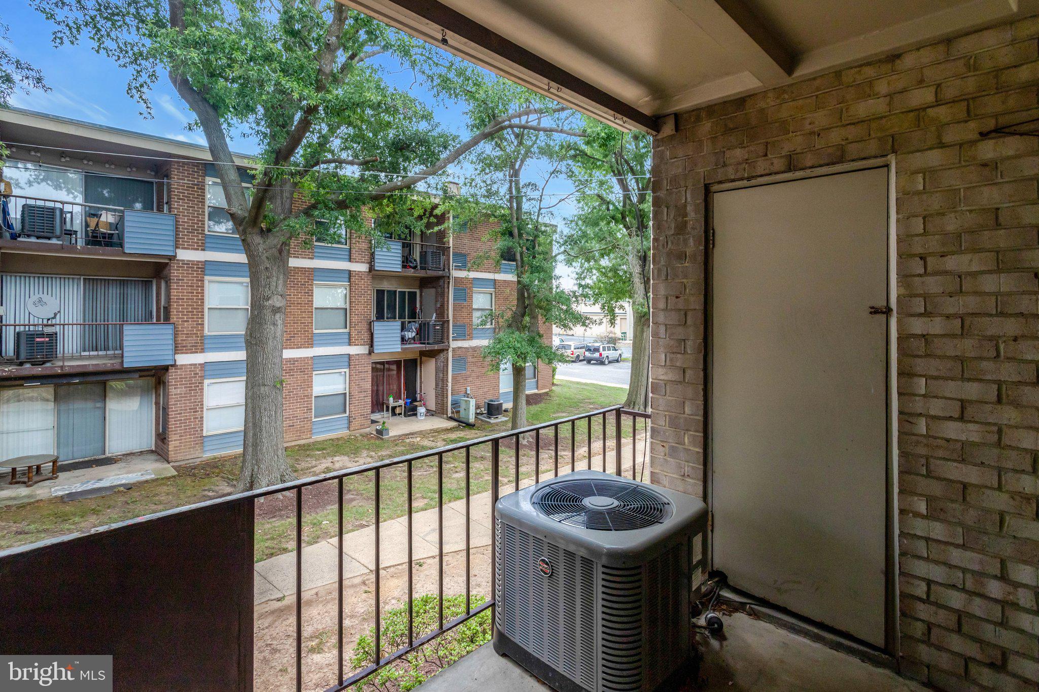 MARLOW TOWERS CONDOMINIUMS - Residential