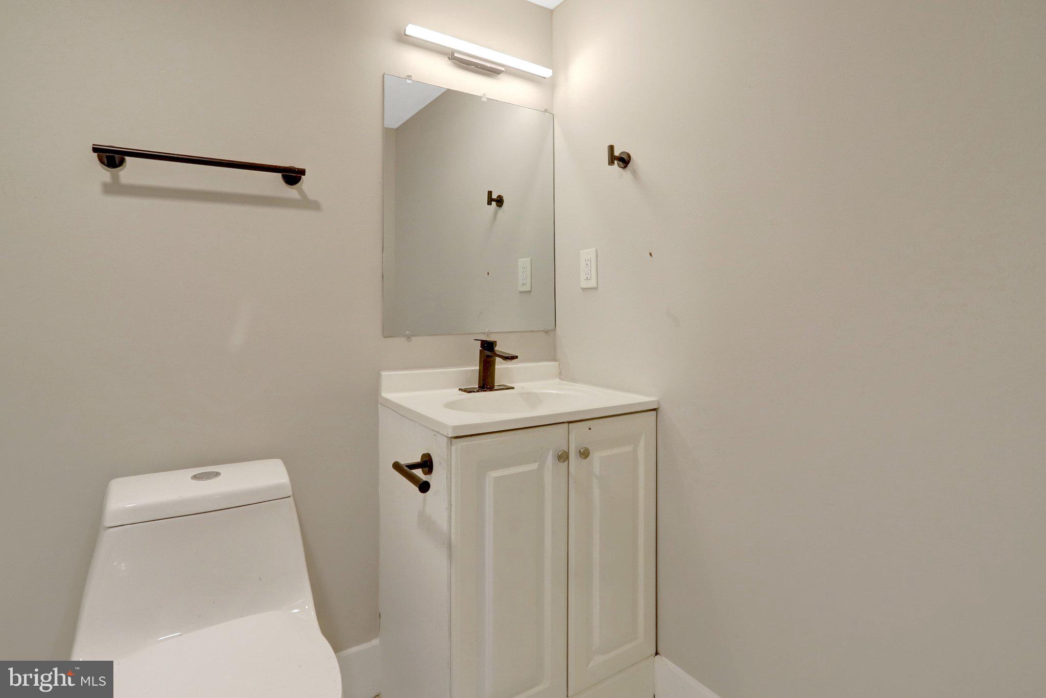 MARLOW TOWERS CONDOMINIUMS - Residential