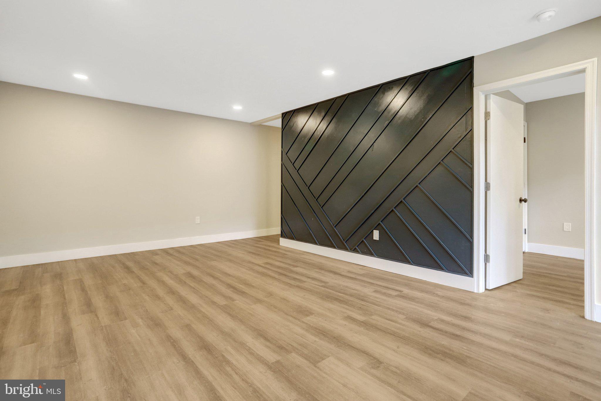 MARLOW TOWERS CONDOMINIUMS - Residential