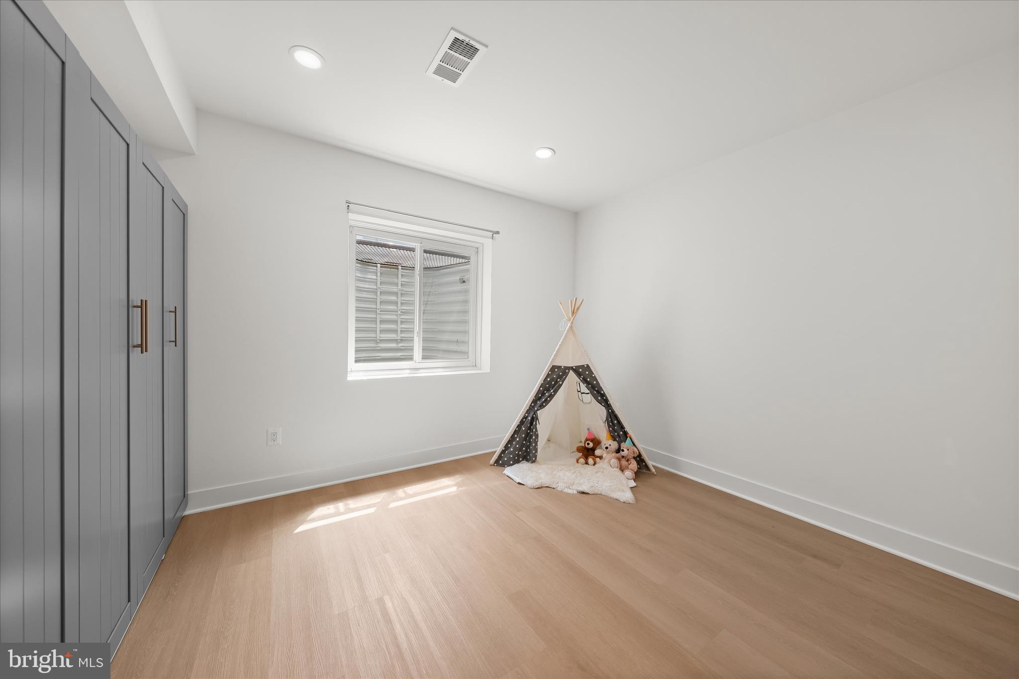 BERKSHIRE - Residential