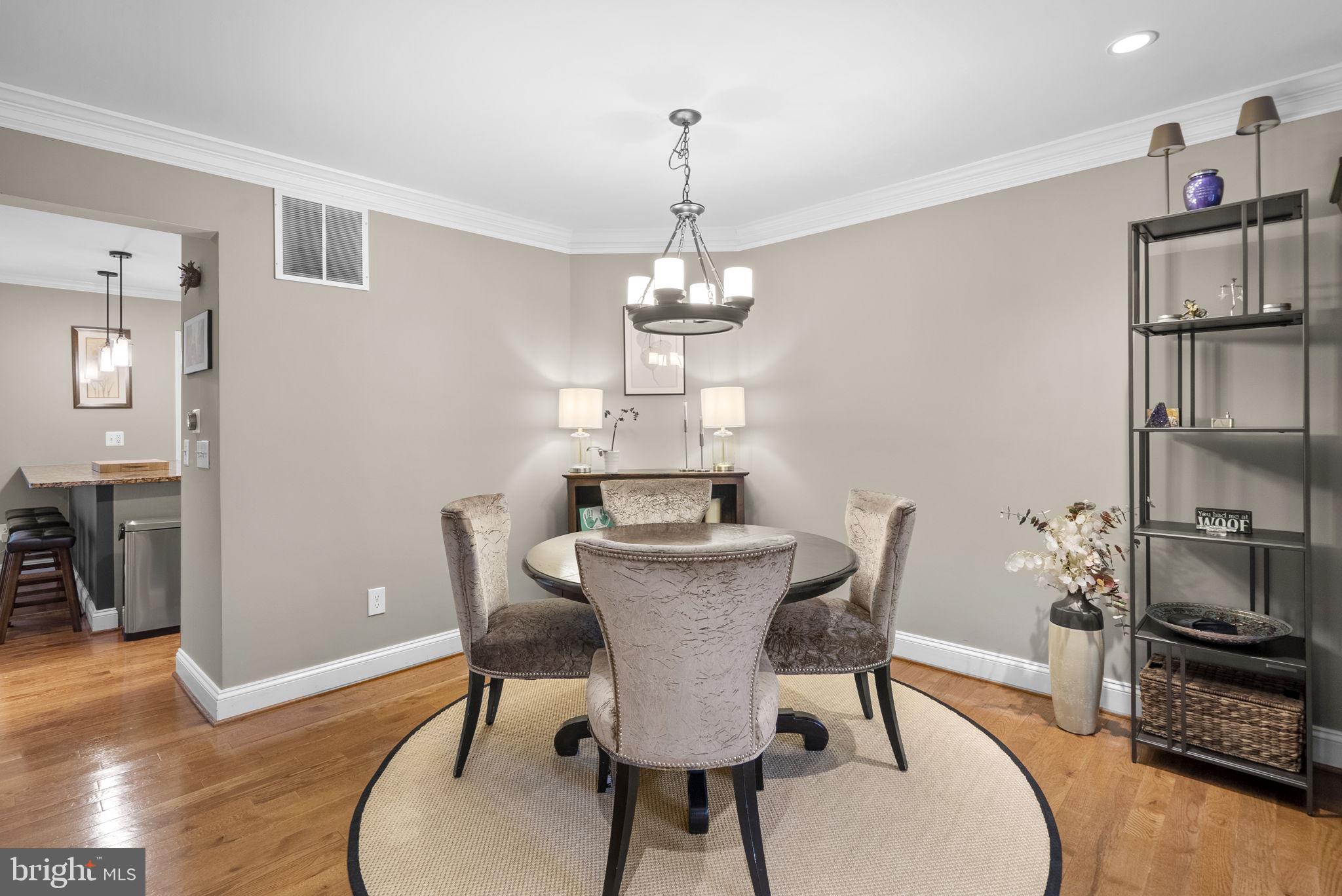 DUMONT OAKS - Residential
