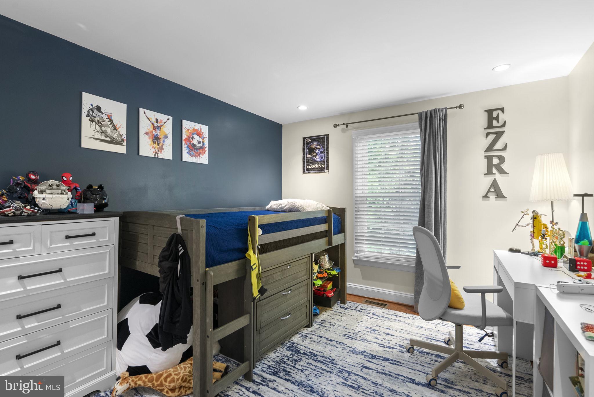 DUMONT OAKS - Residential