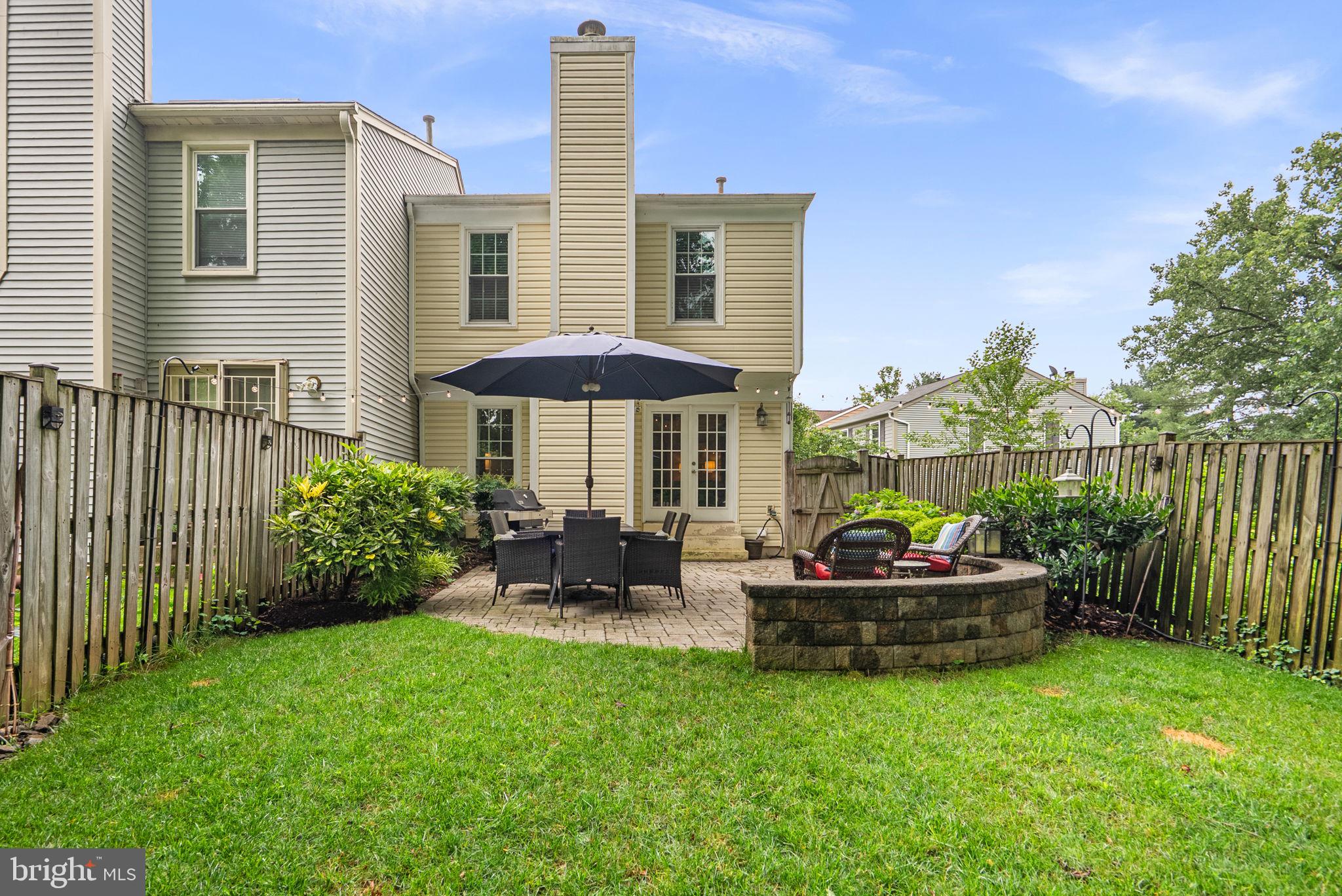 DUMONT OAKS - Residential