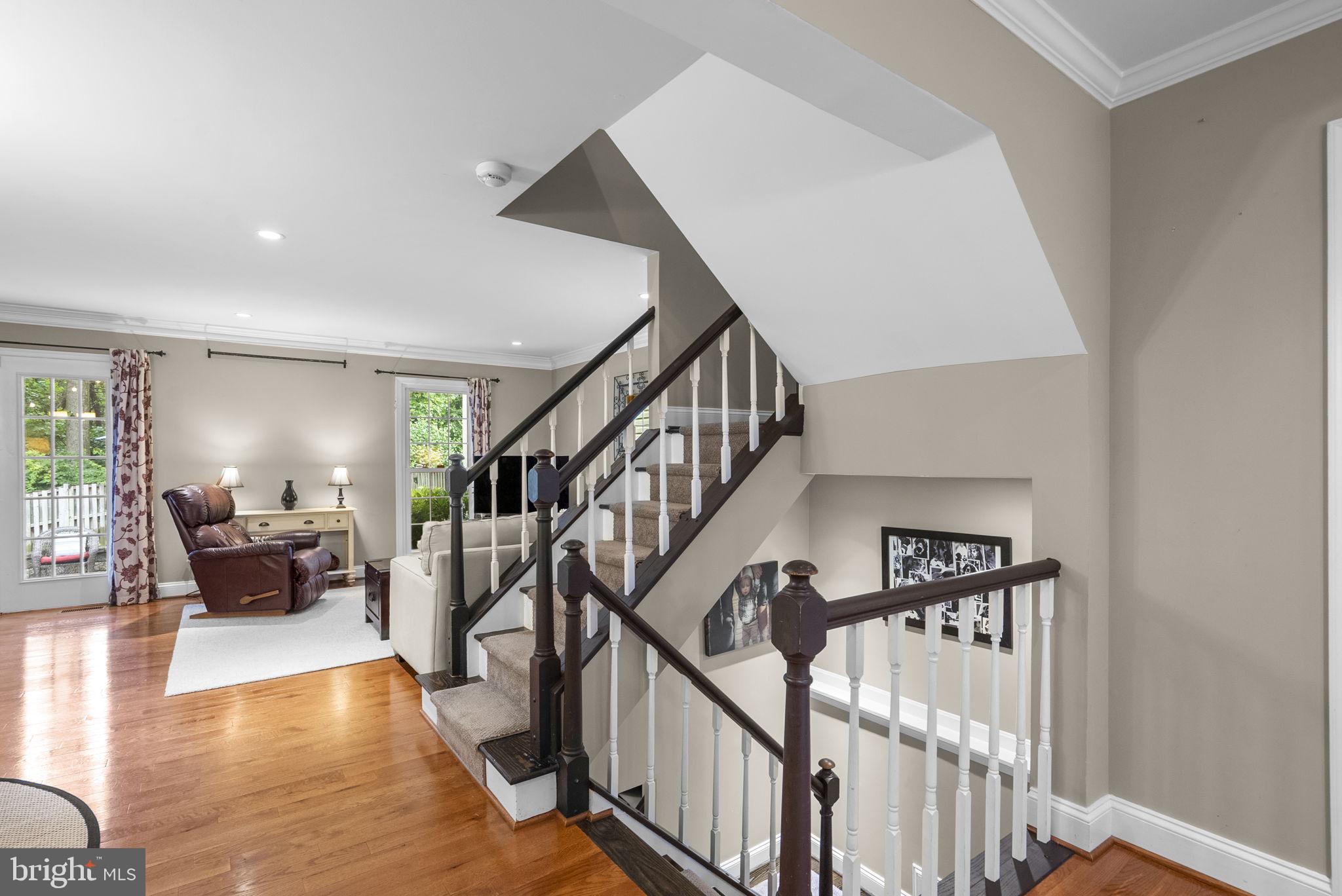 DUMONT OAKS - Residential