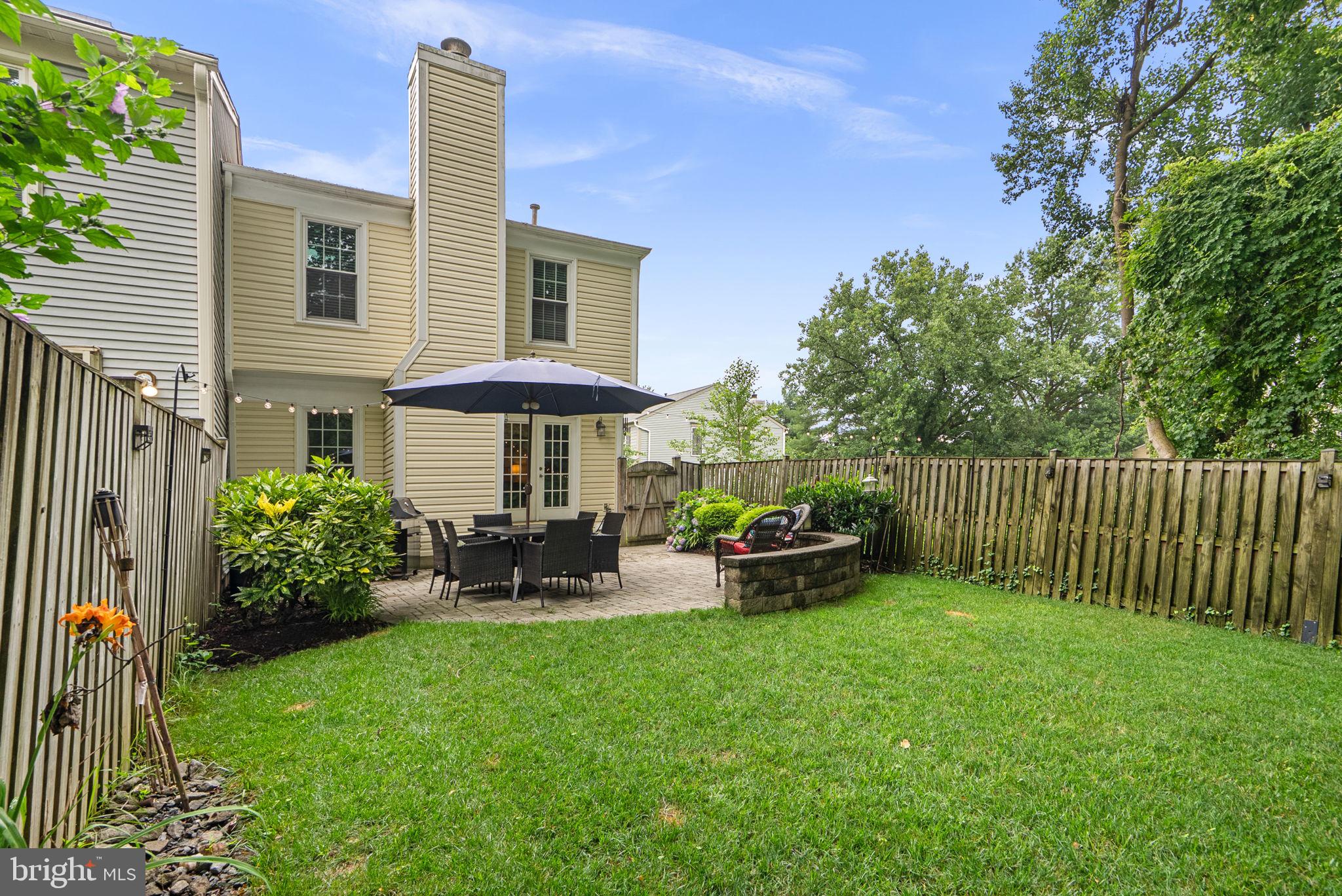 DUMONT OAKS - Residential