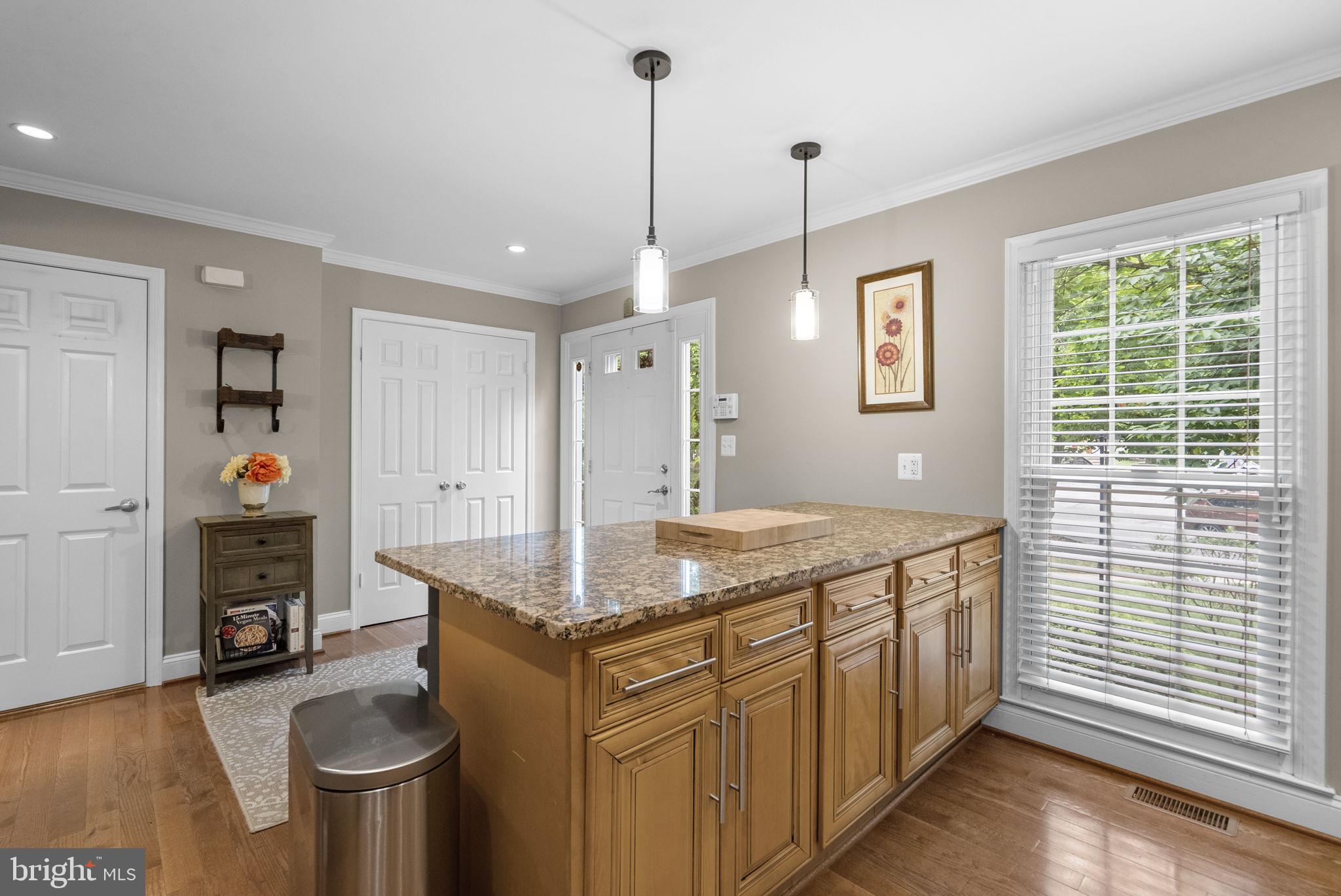 DUMONT OAKS - Residential