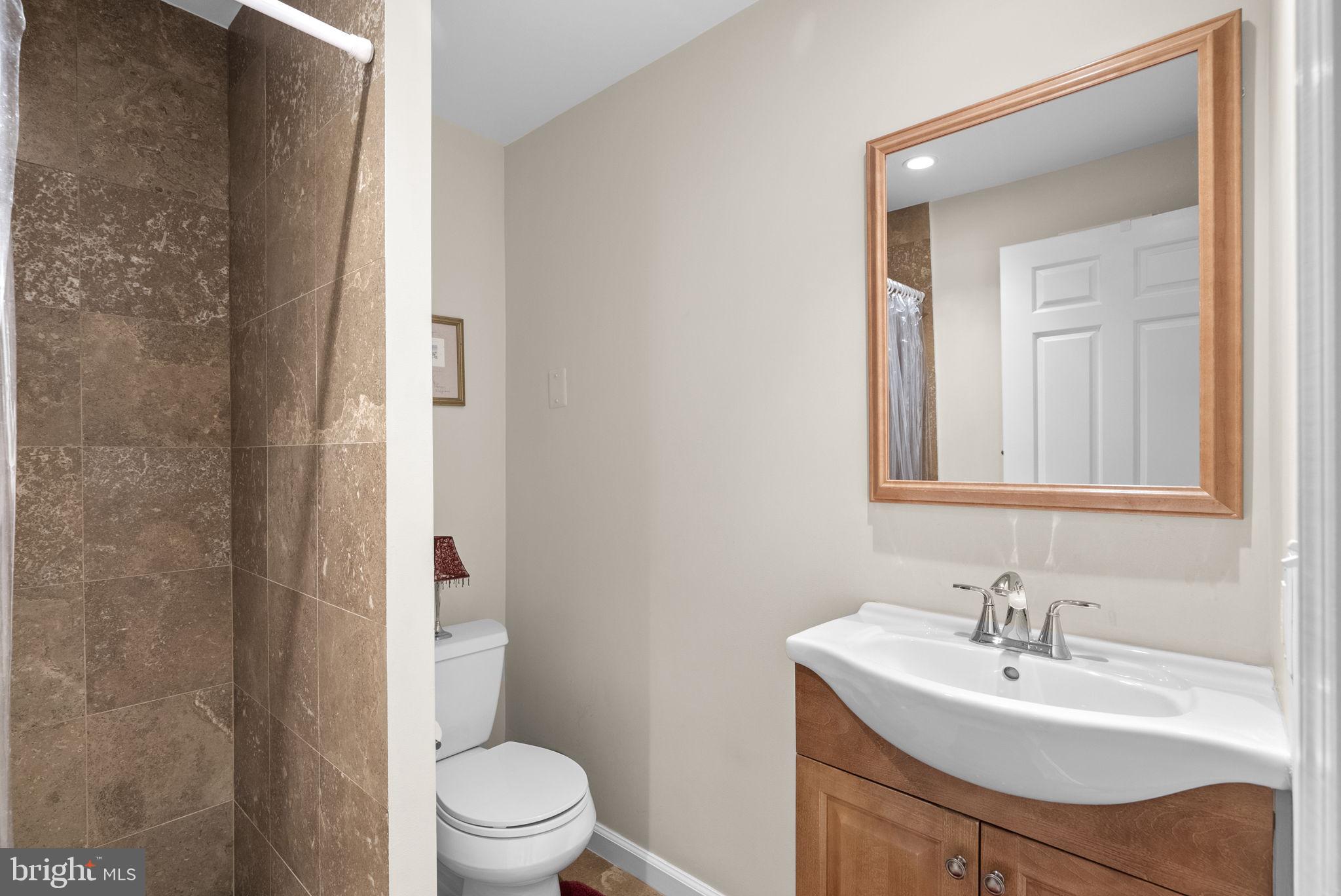 DUMONT OAKS - Residential