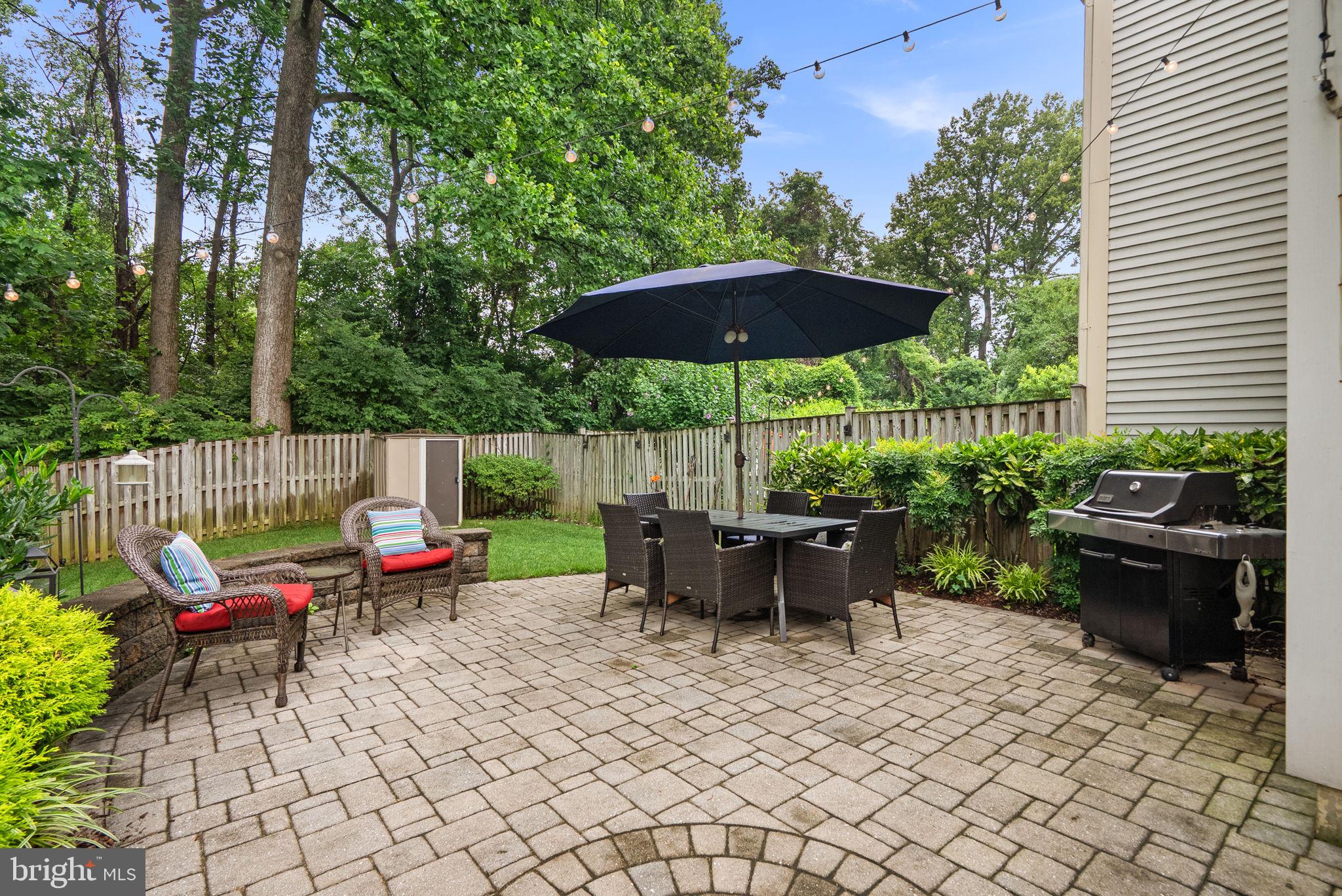 DUMONT OAKS - Residential