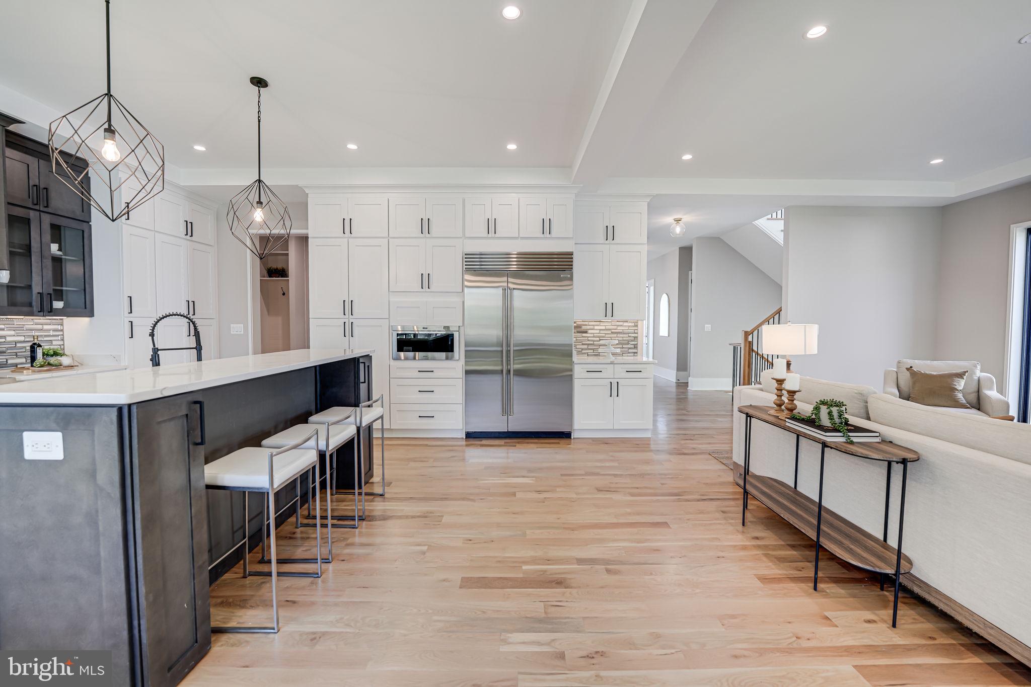 MOORES CLARENDON - Residential