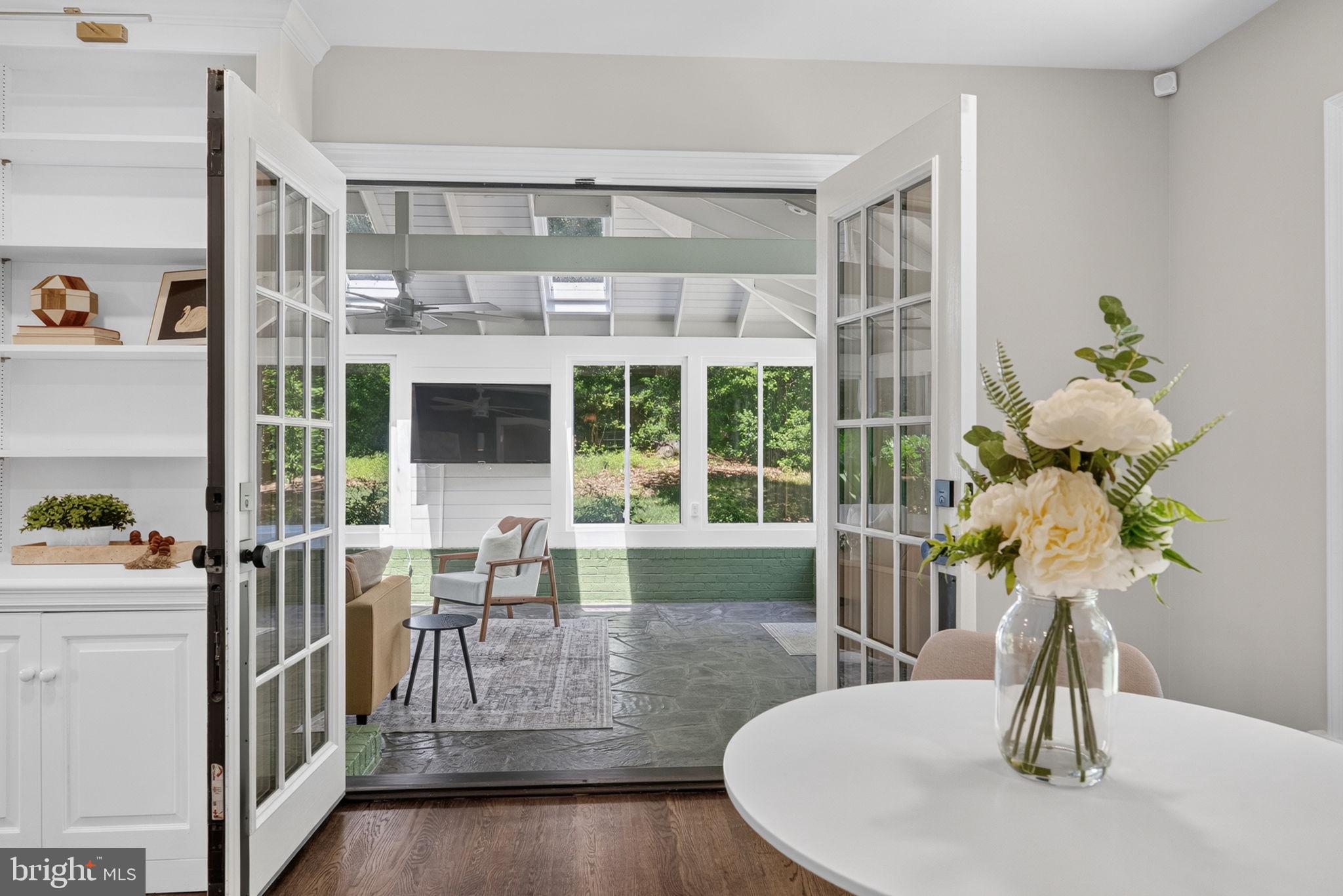 FOX HILLS - Residential
