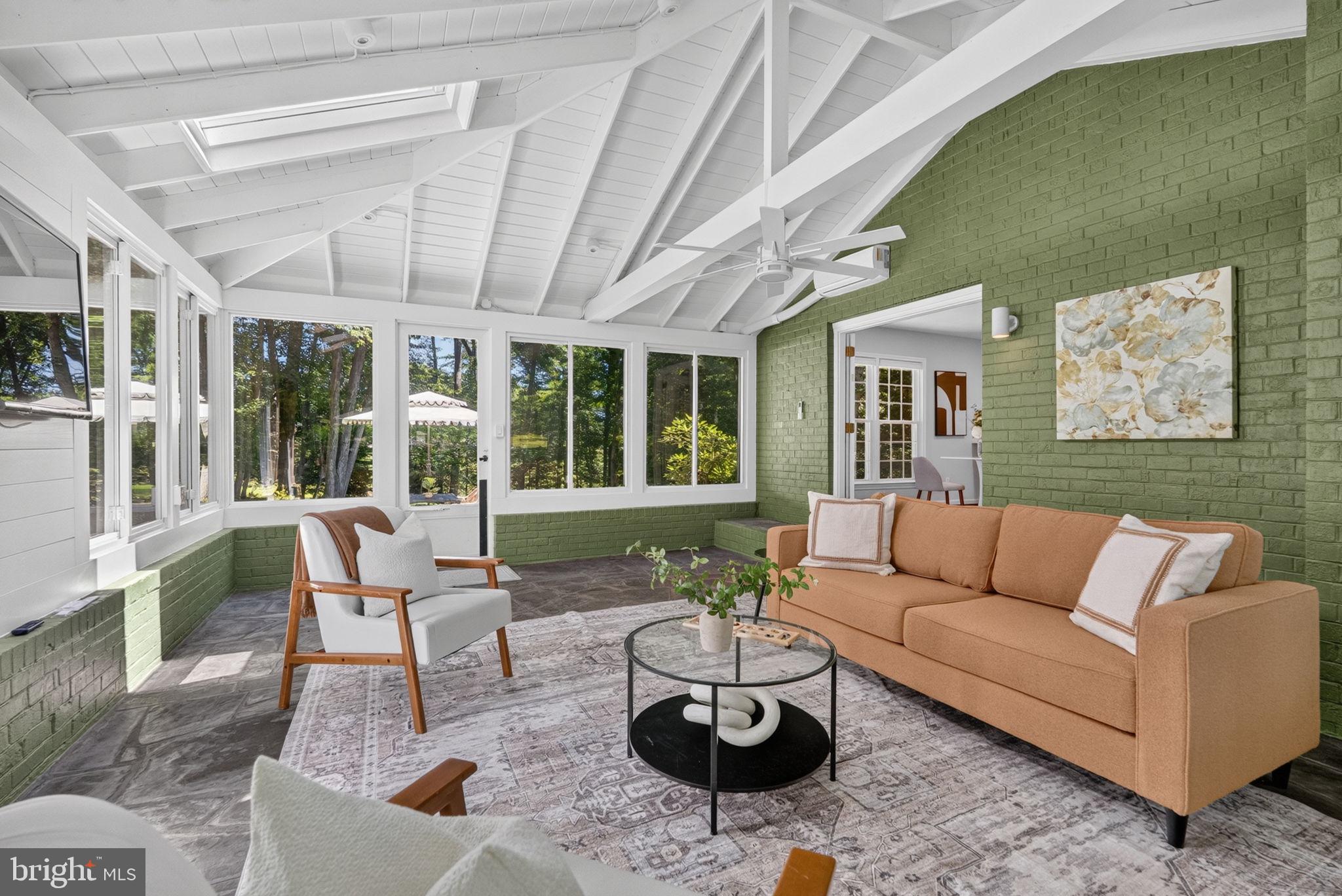 FOX HILLS - Residential