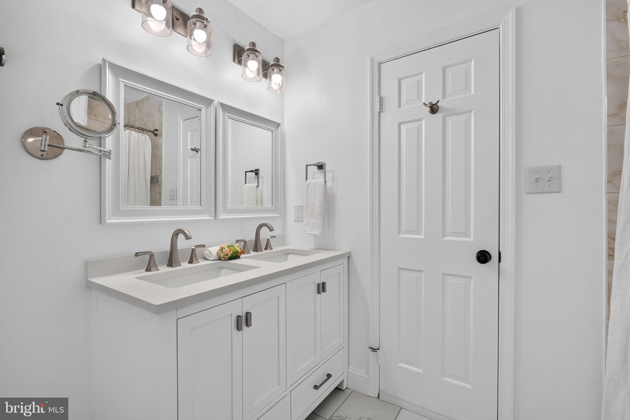 FOX HILLS - Residential