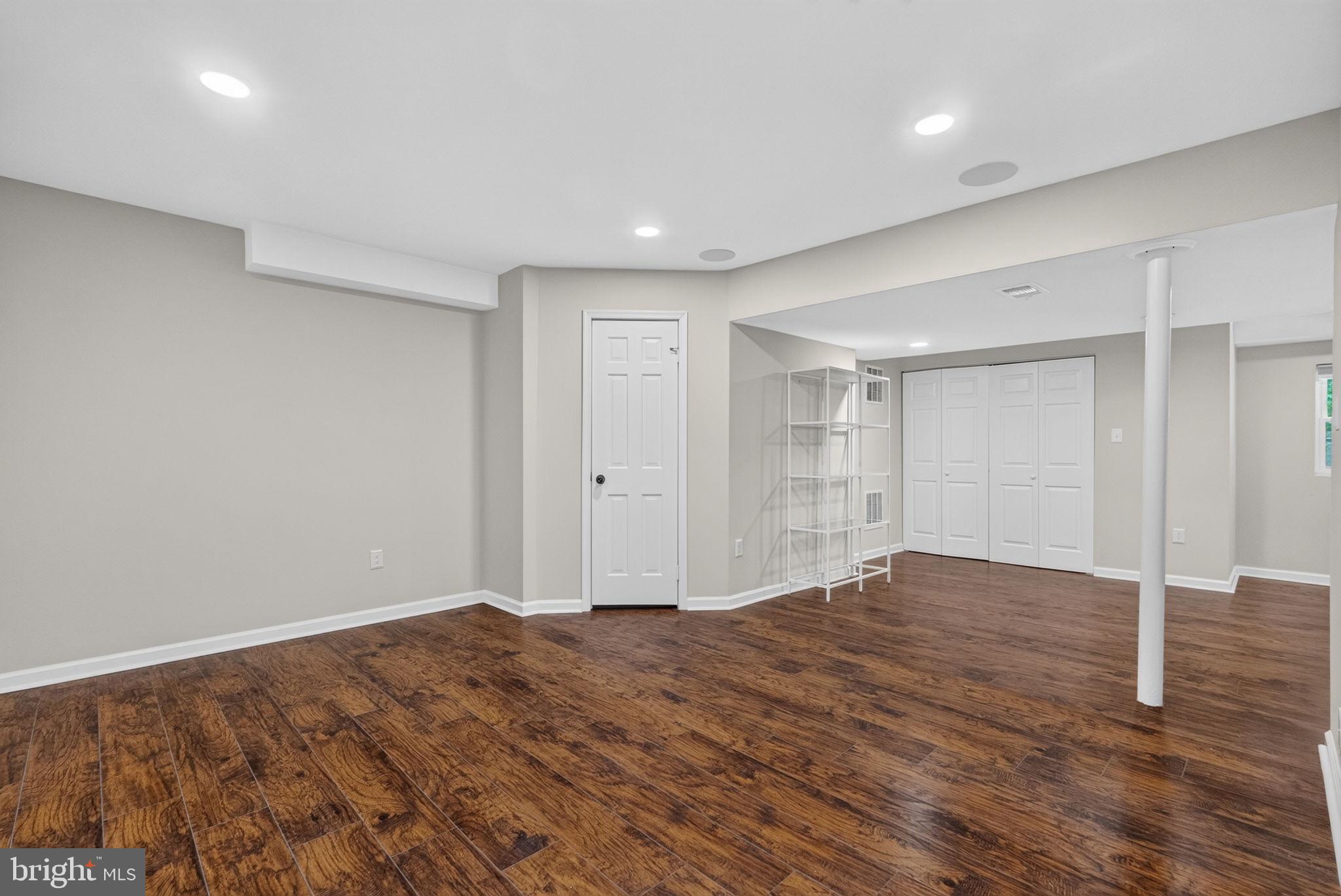 FOX HILLS - Residential