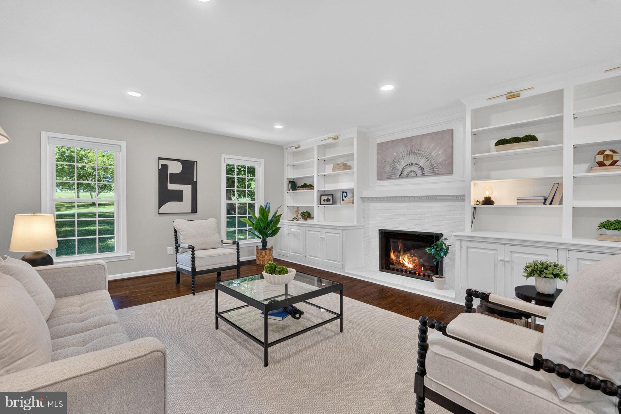 FOX HILLS - Residential