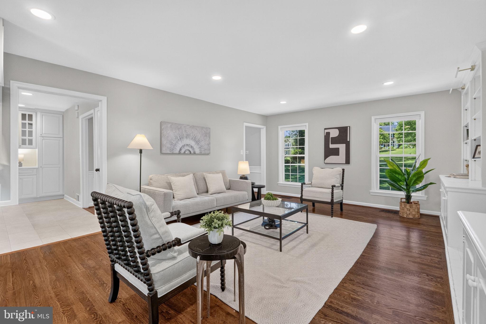 FOX HILLS - Residential