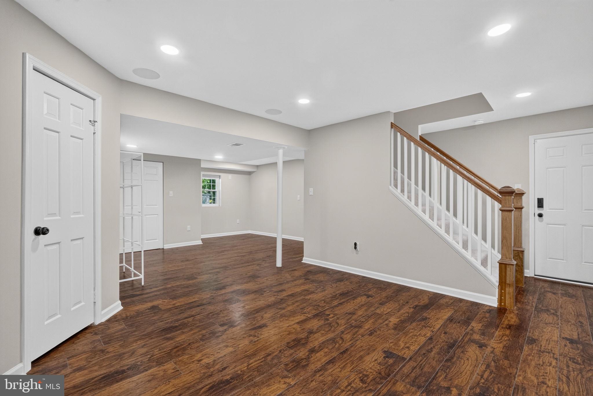 FOX HILLS - Residential