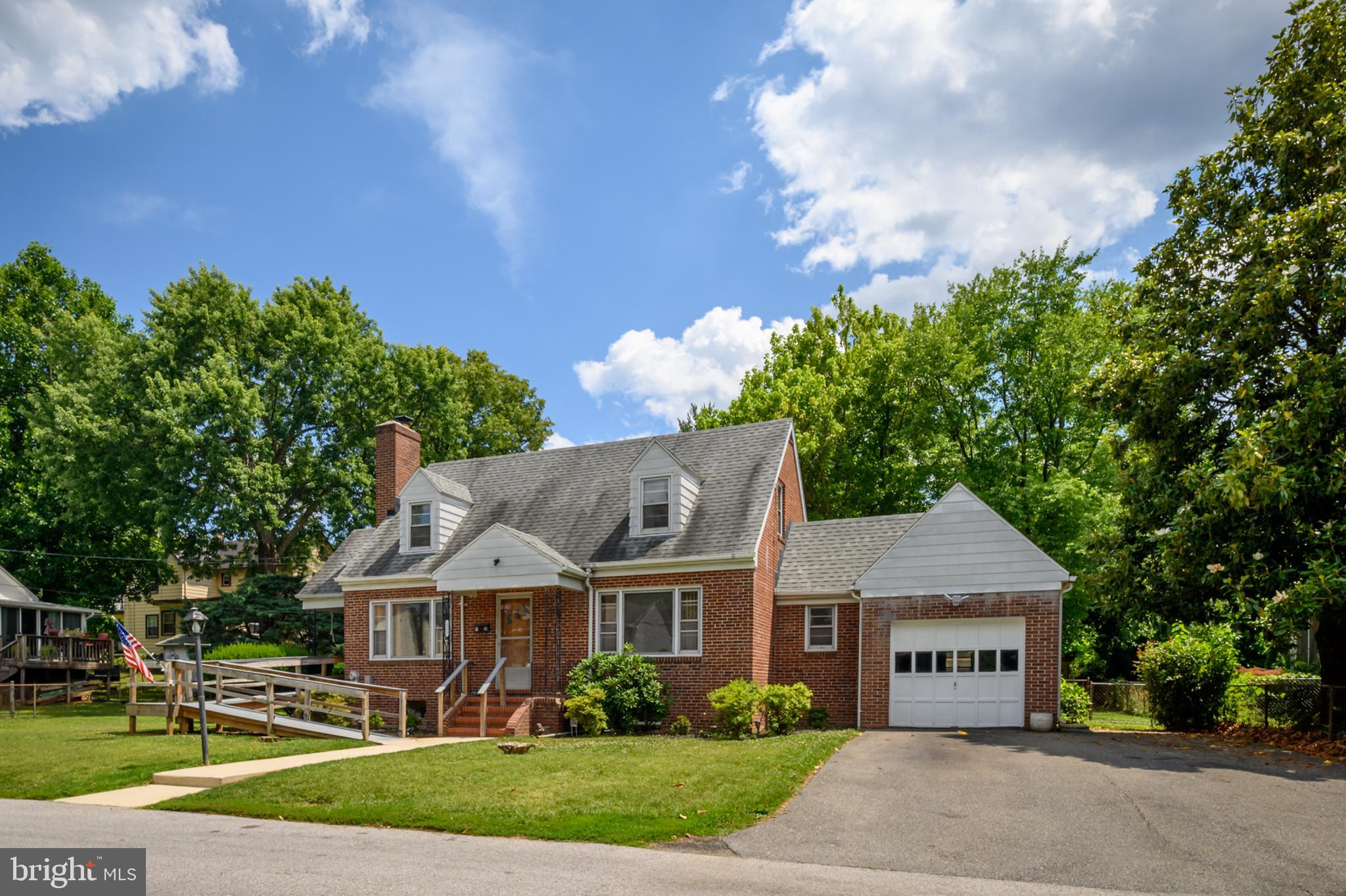 HILLSIDE - Residential