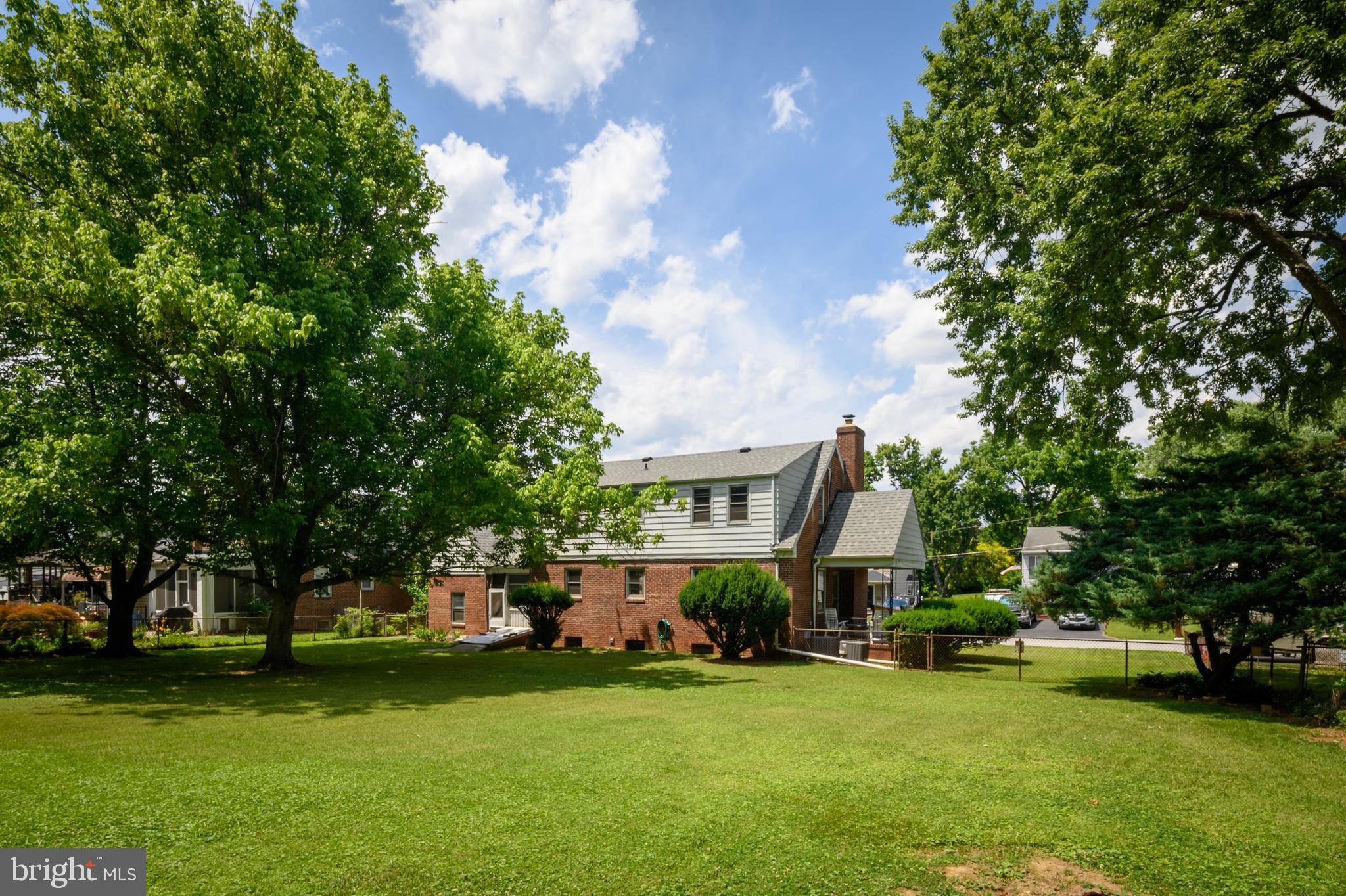 HILLSIDE - Residential