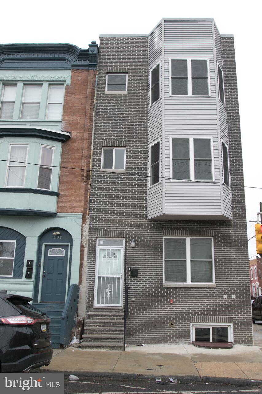Well-maintained corner 4-unit multifamily property in the heart of Point Breeze. This income-producing building features four bi-level units, including two 1BR/1.5BA units and two 2BR/1.5BA units with private rooftop decks. All units are well kept and ready for new ownership. Each unit has their own private entry. Property is located on a bus route, offering excellent accessibility for tenants. Convenient to UPenn, CHOP, Center City, and Rittenhouse Square. Turnkey investment opportunity. Schedule your showing today.