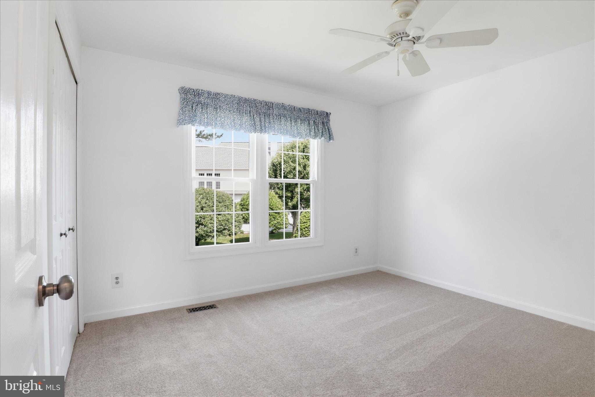 CROSSPOINTE - Residential