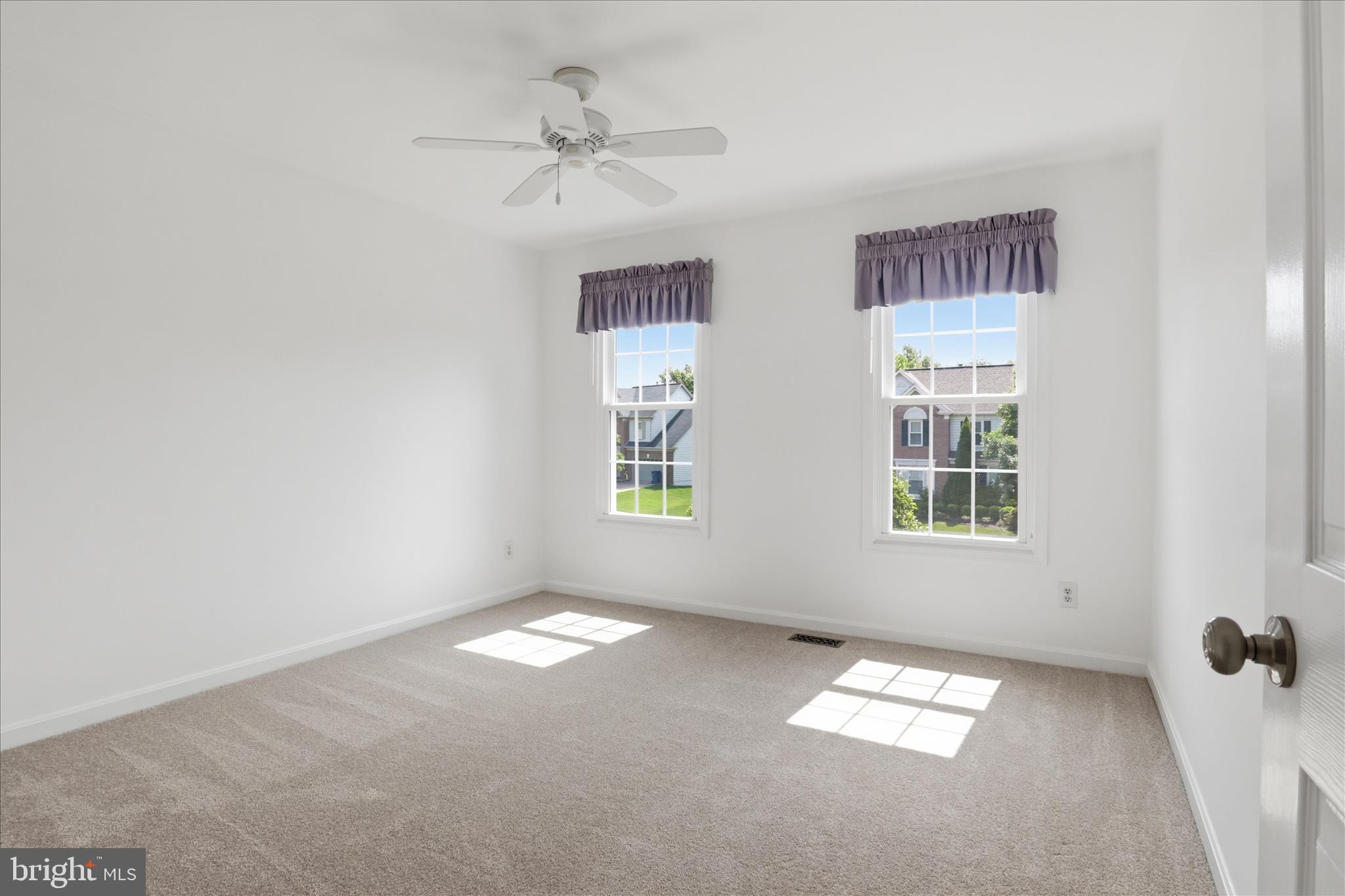 CROSSPOINTE - Residential