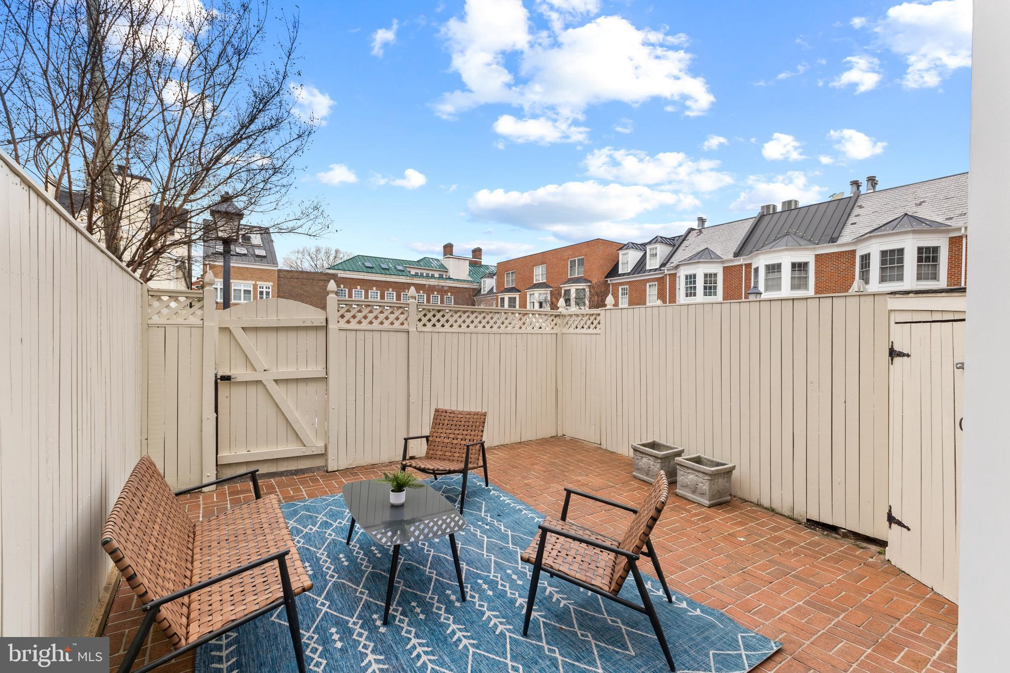 CHURCH SQUARE - Residential