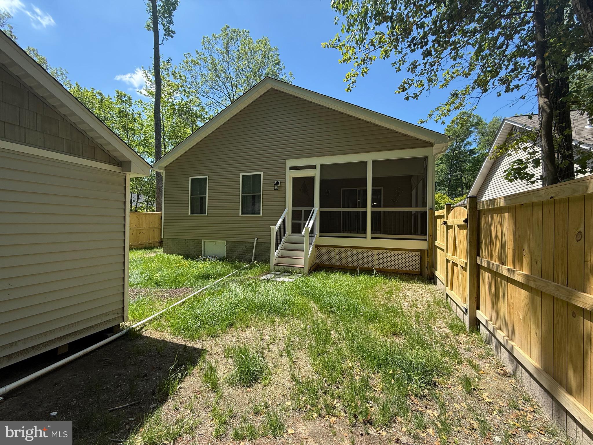 CLASSIC SHORES - Residential Lease