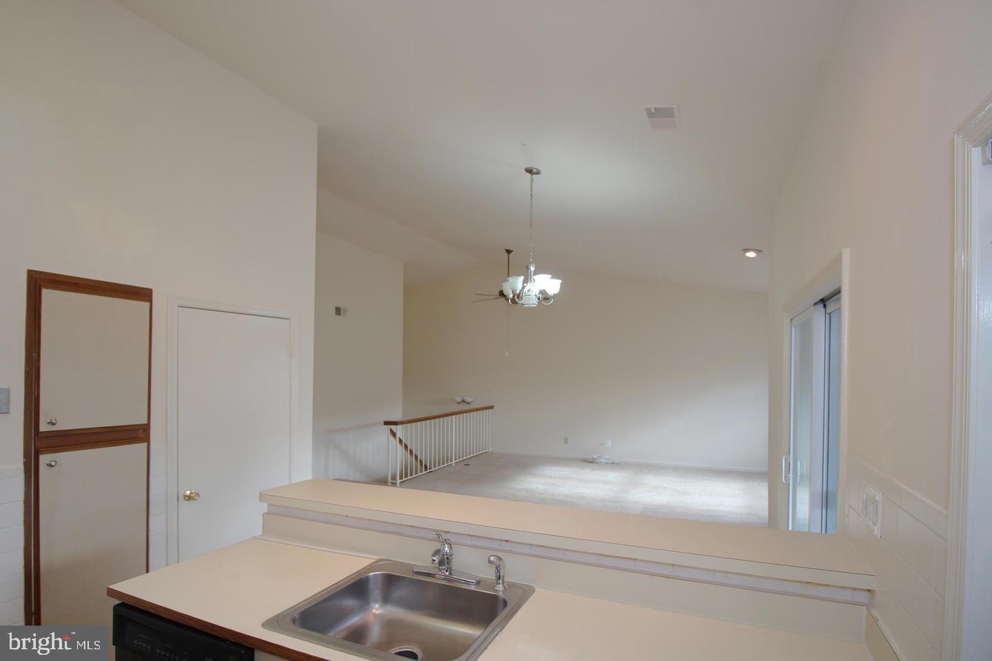 GRAYS POINTE - Residential Lease