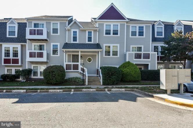 GRAYS POINTE - Residential Lease
