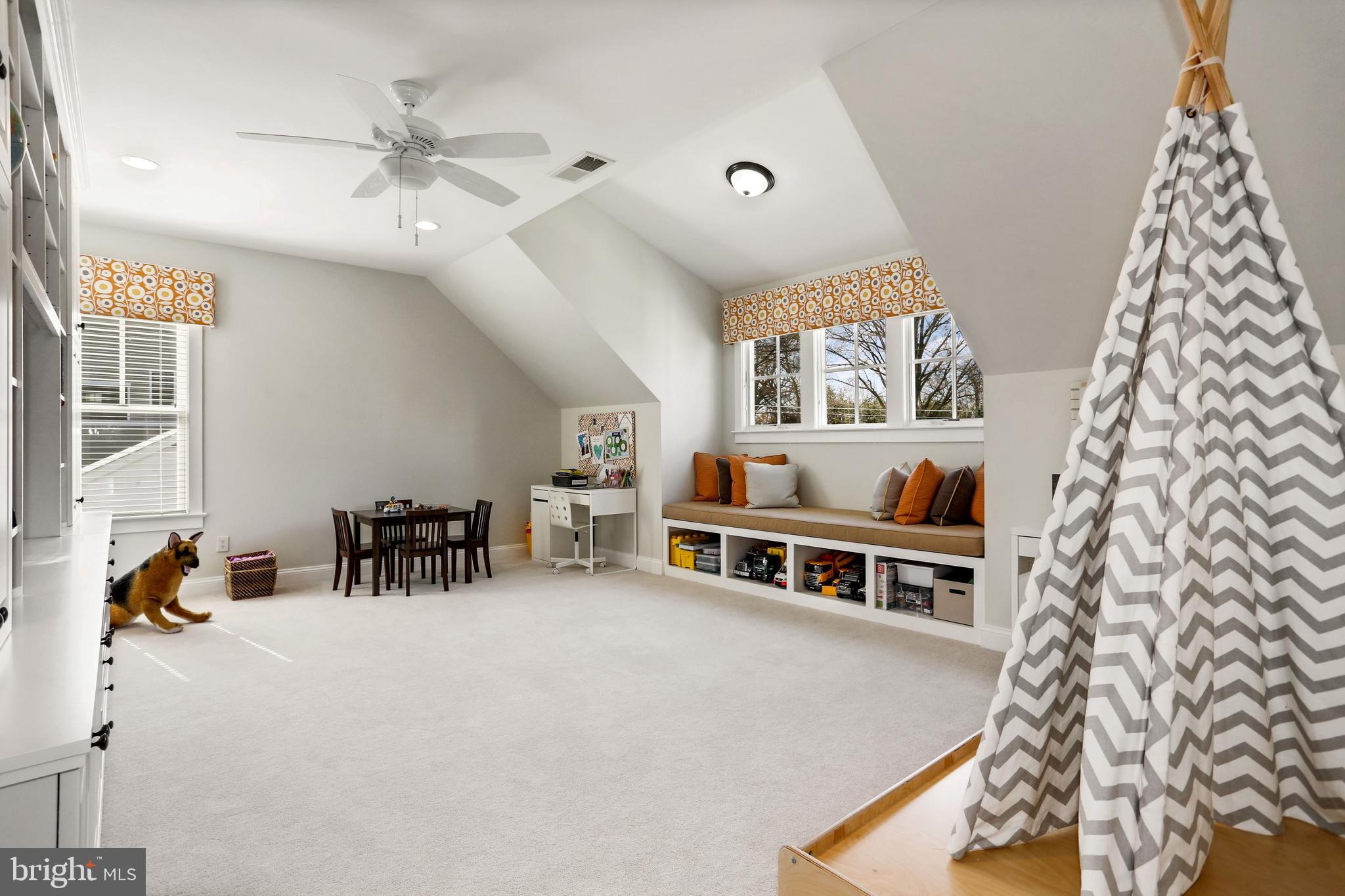 BERKSHIRE OAKWOOD - Residential