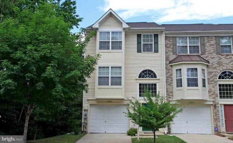 Gorgeous End Unit Garage Townhouse with 3 Finished Levels. Hardwood Floors on Main Level & Foyer, Gas Fireplace in FR, Large Eat-in Kitchen with Sliders to Deck. Master Bedroom with Vaulted Ceiling & Master Bath w Whirlpool.Very Motivated Seller!!