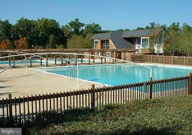 RUSSETT - Residential