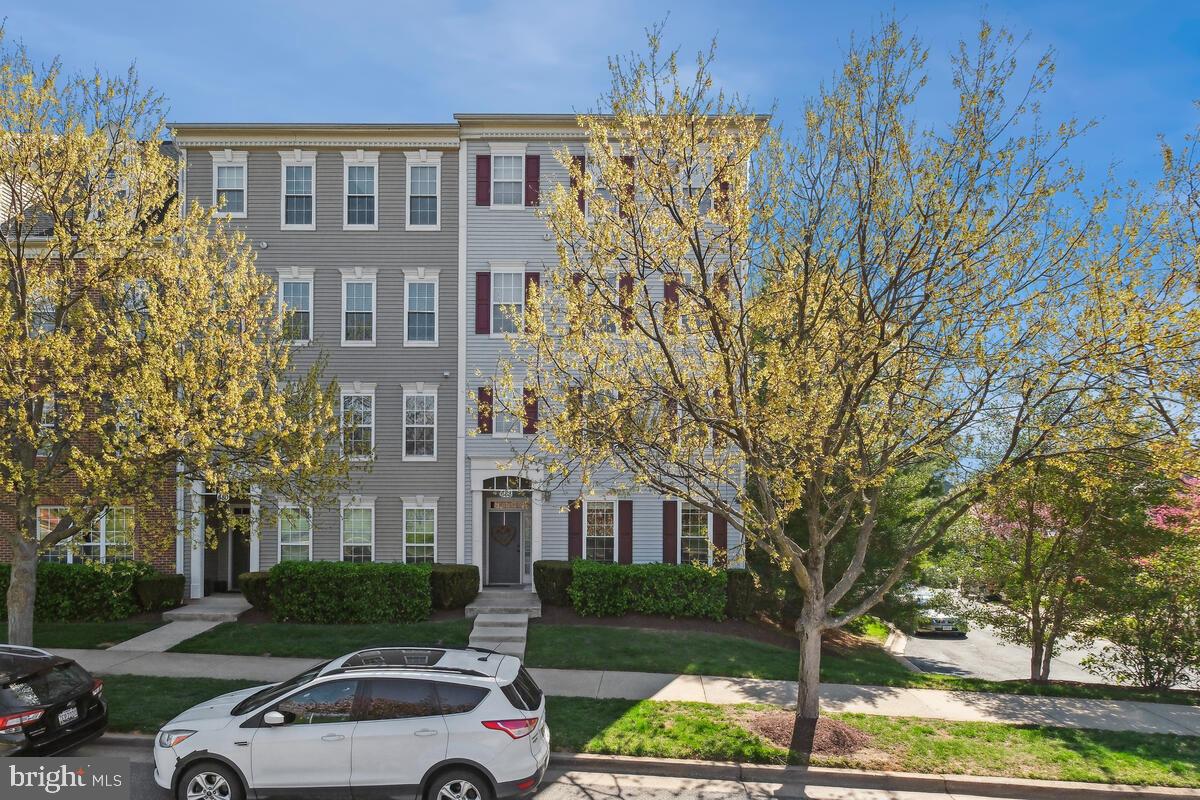 QUINCE ORCHARD PARK - Residential