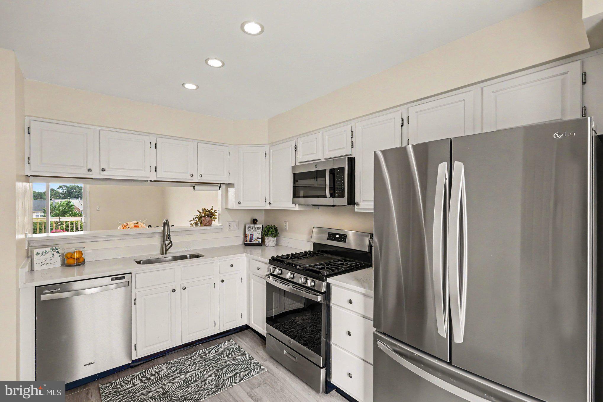 ASHBURN VILLAGE - Residential