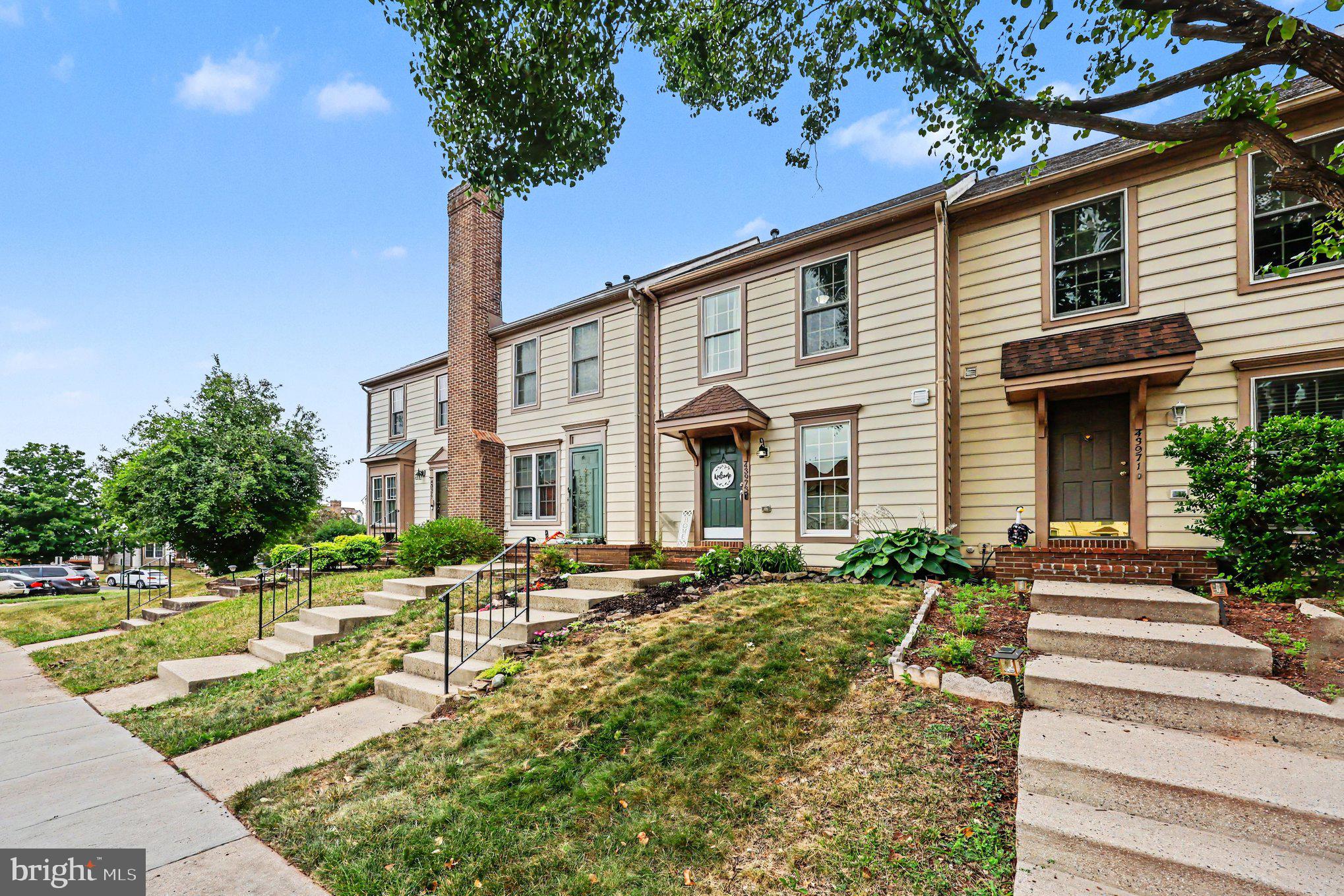 ASHBURN VILLAGE - Residential