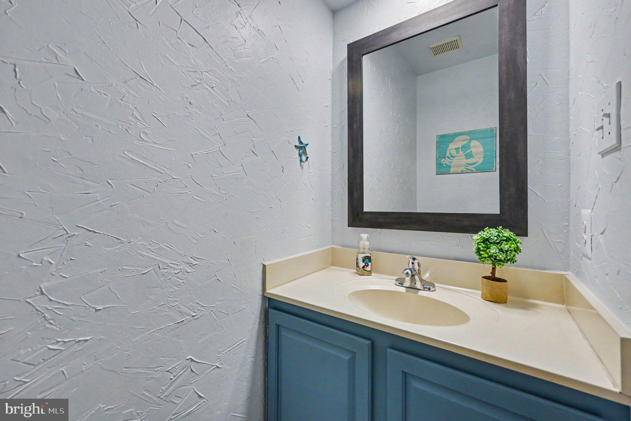 ASHBURN VILLAGE - Residential