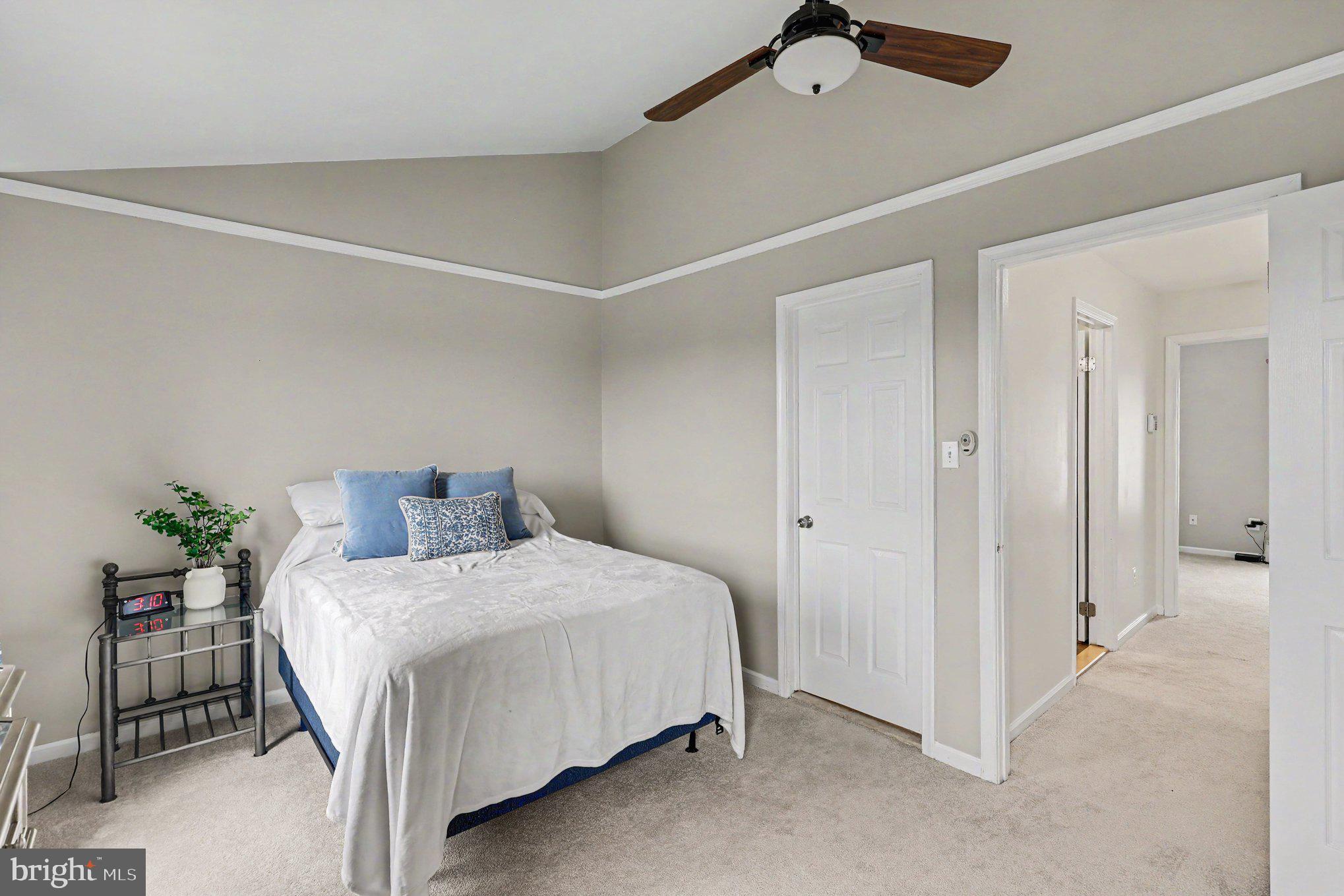 ASHBURN VILLAGE - Residential